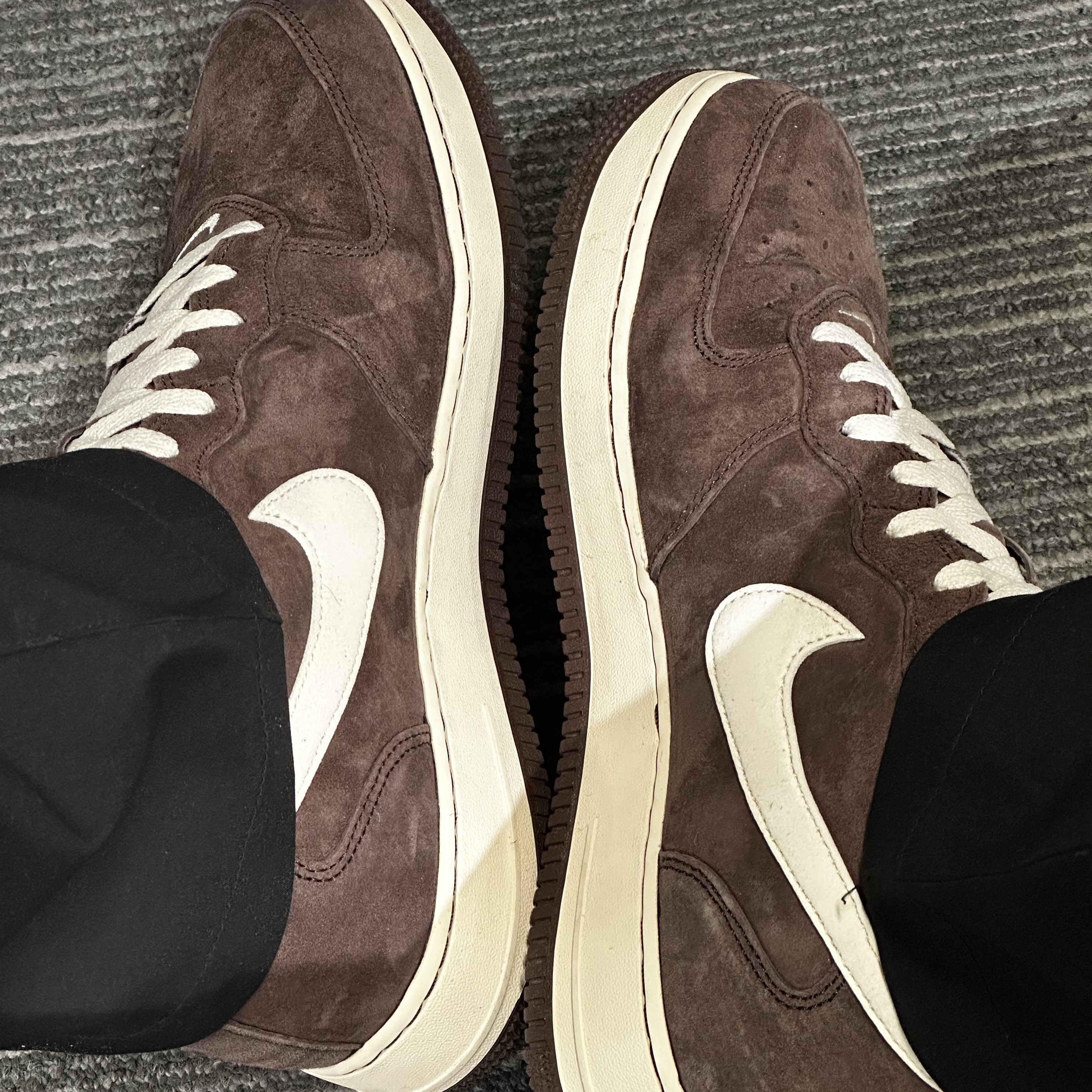 Nike Air Force 1 Mid '07 QS Chocolate 착용 스타일