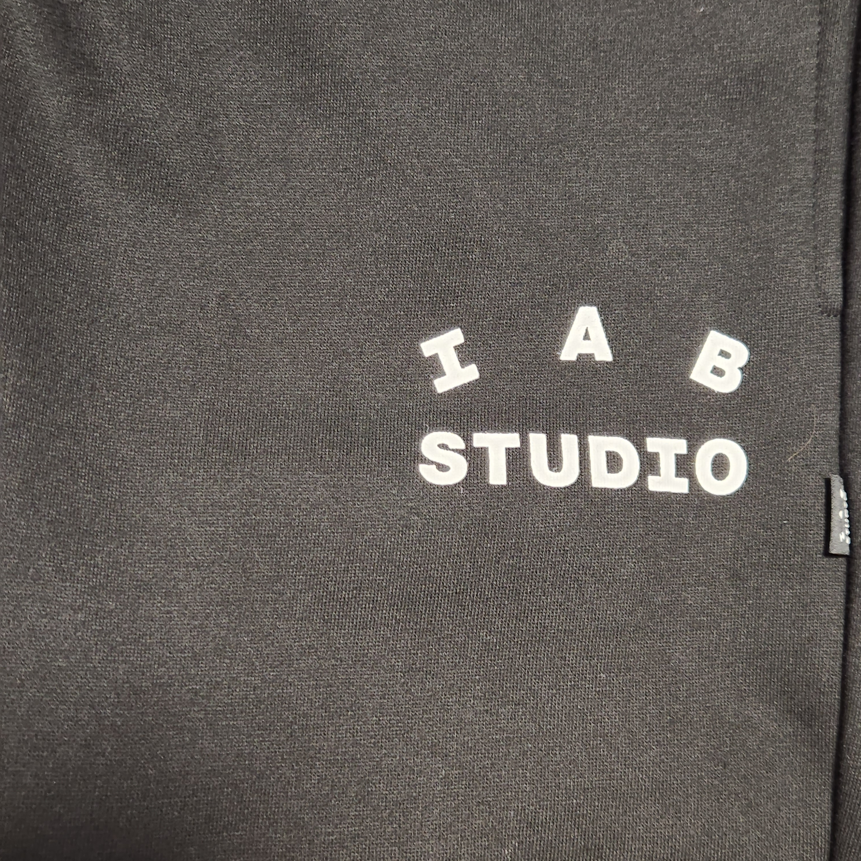 IAB Studio Sweatpants Black White - 22SS 착용 스타일