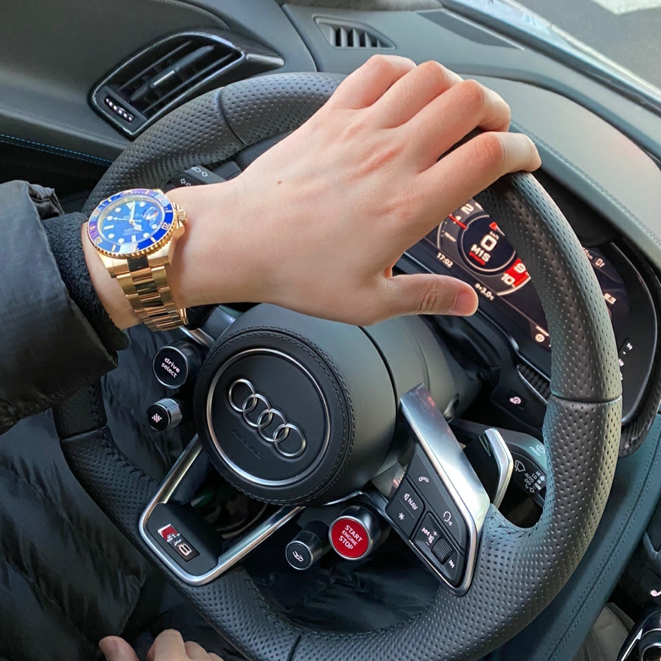 Rolex Submariner Date 41mm 126618LB Blue Green Oyster 착용 스타일 - 1
