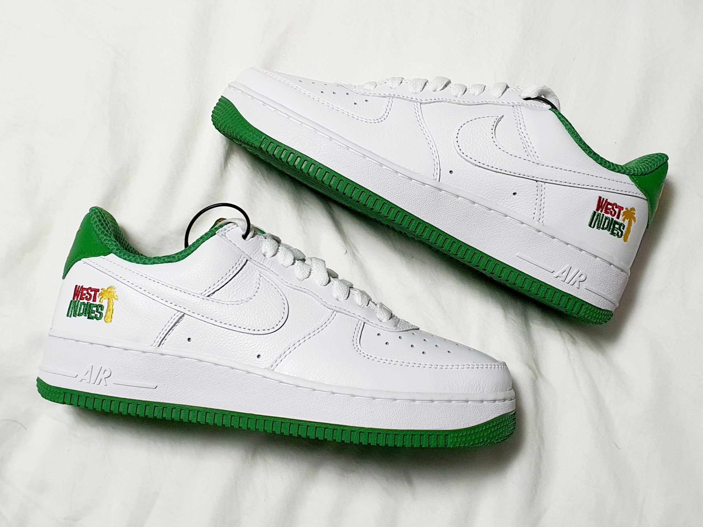 Nike Air Force 1 Low Retro QS West Indies Classic Green 착용 스타일 - 5