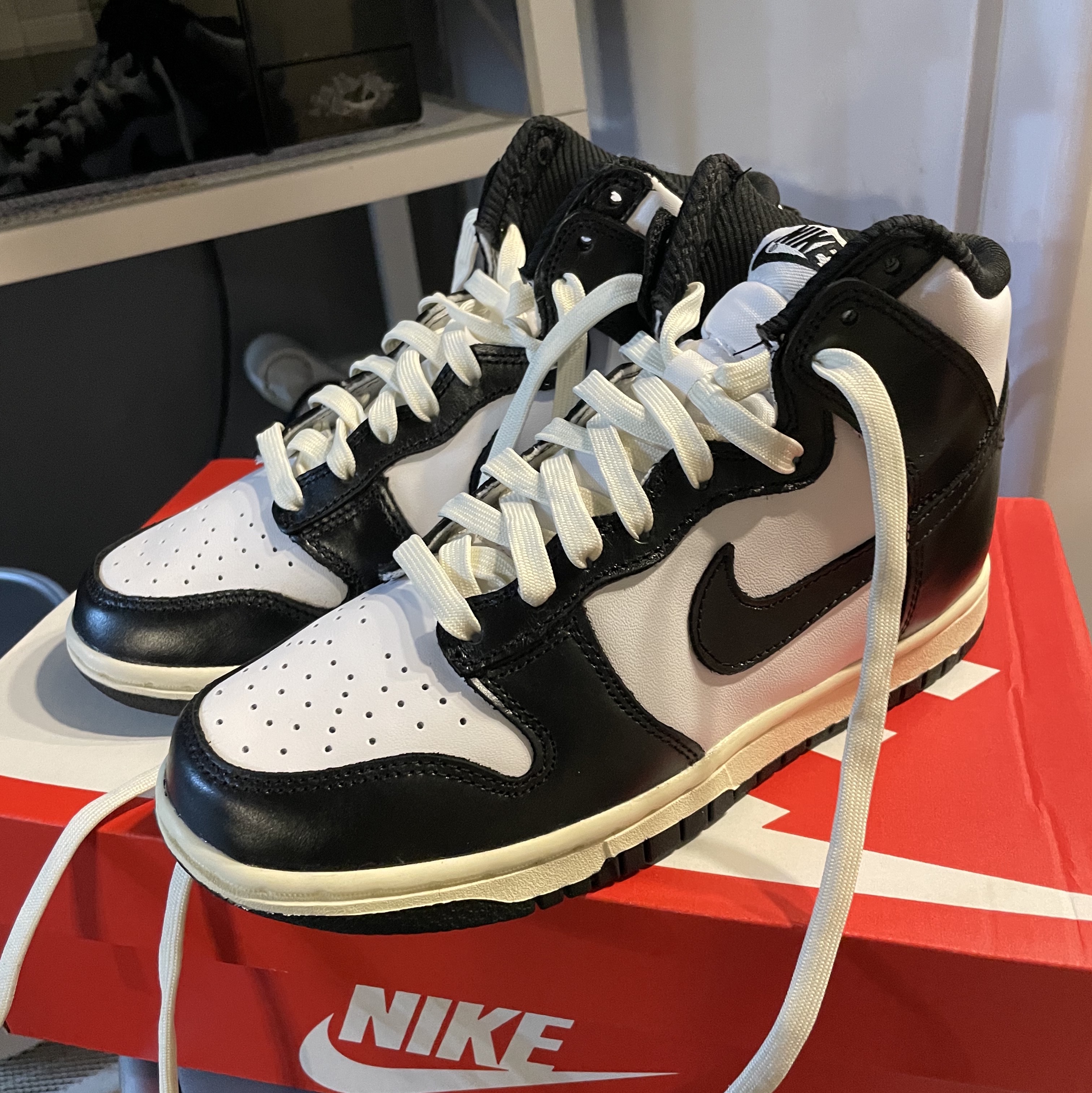 (W) Nike Dunk High Vintage Black 착용 스타일