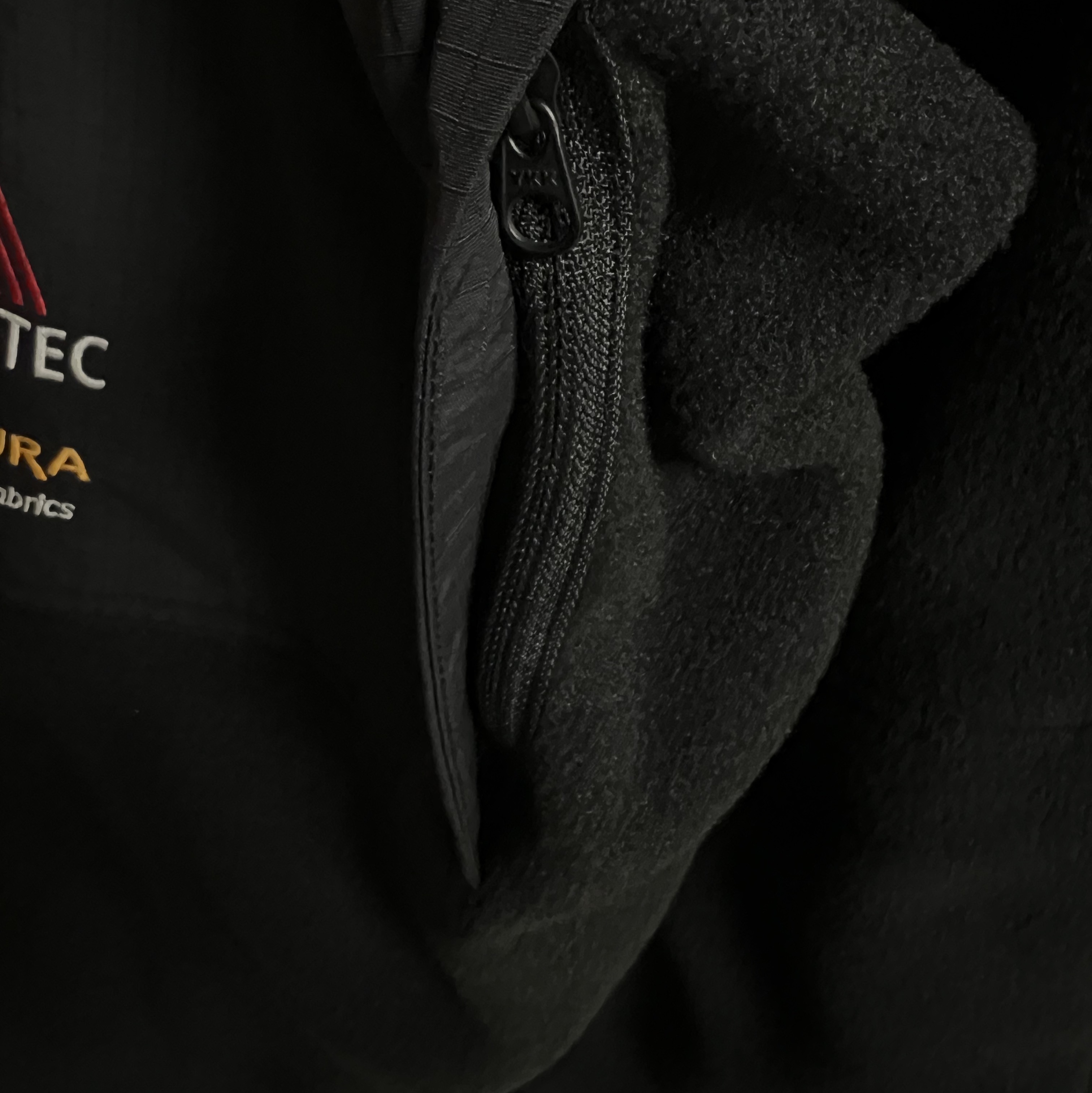 Palace Polartec Double Zip Funnel Black - 22FW 착용 스타일 - 3