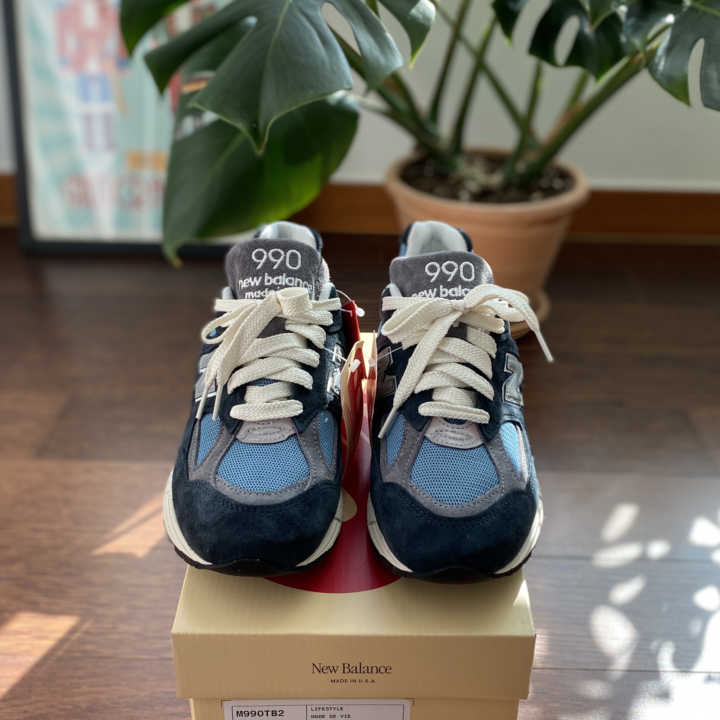 New Balance 990v2 Made in USA Navy Castlerock 착용 스타일 - 2