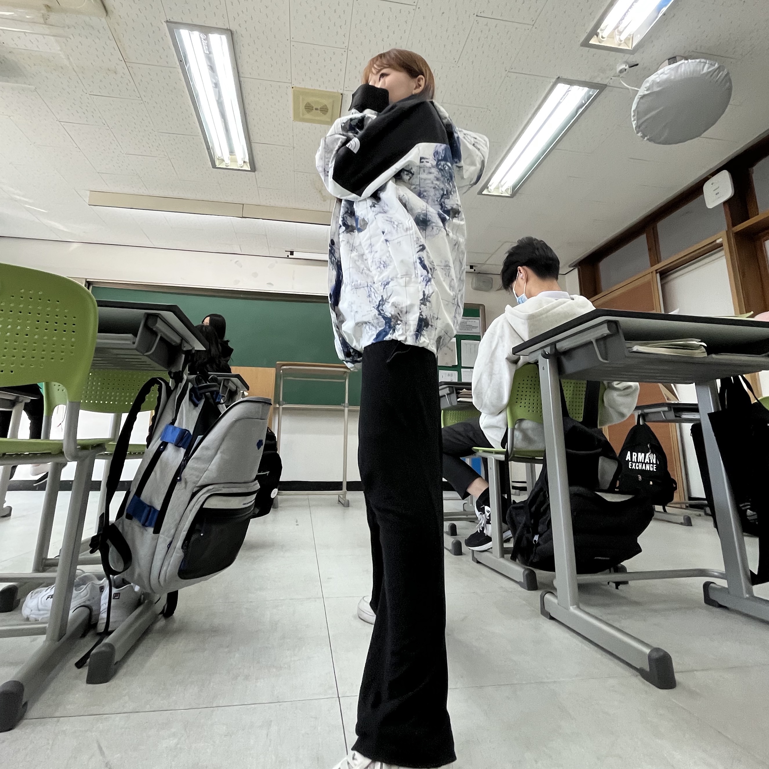 The North Face Novelty Vaiden Jacket White Sand 착용 스타일