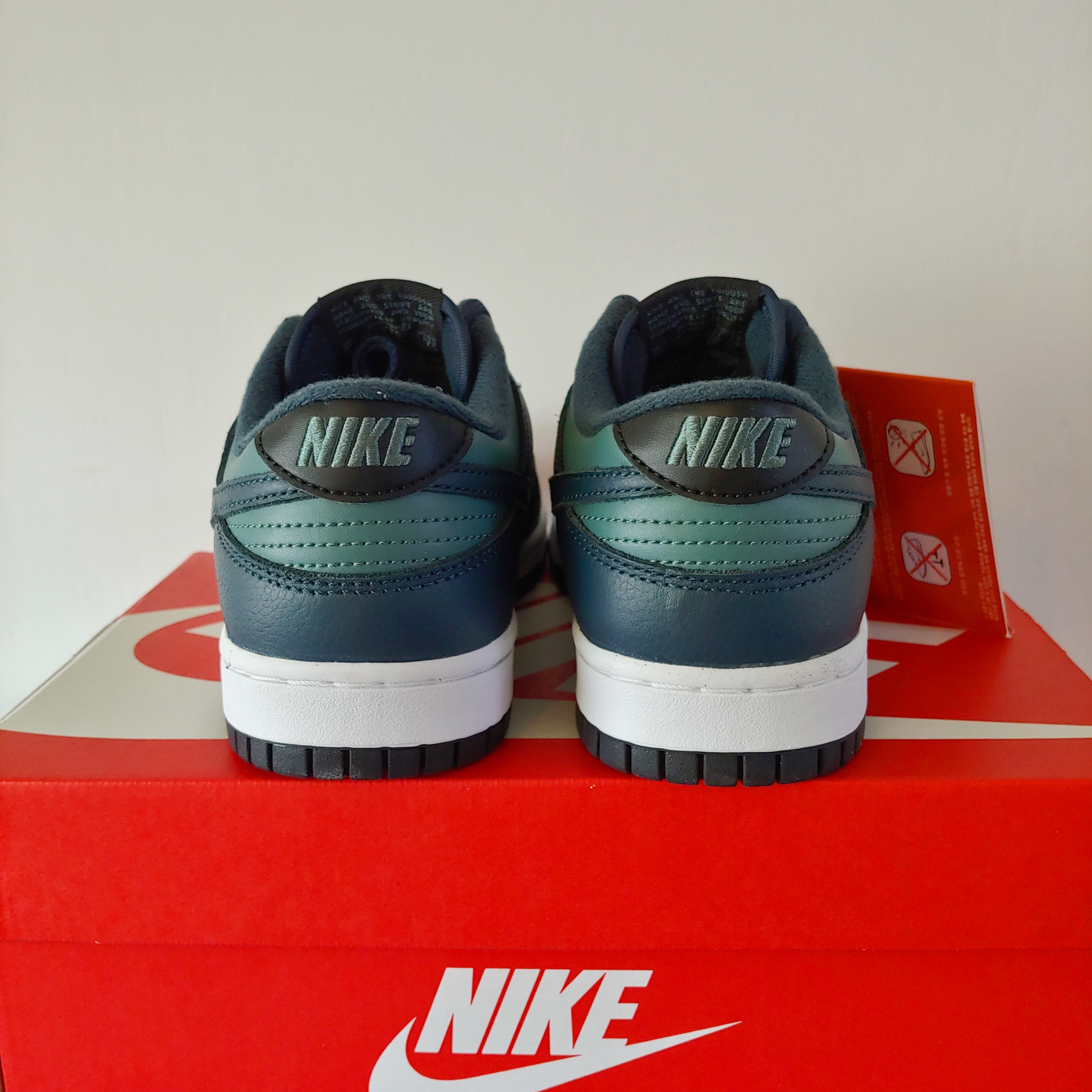 Nike Dunk Low Retro PRM Mineral Slate and Armory Navy 착용 스타일 - 3