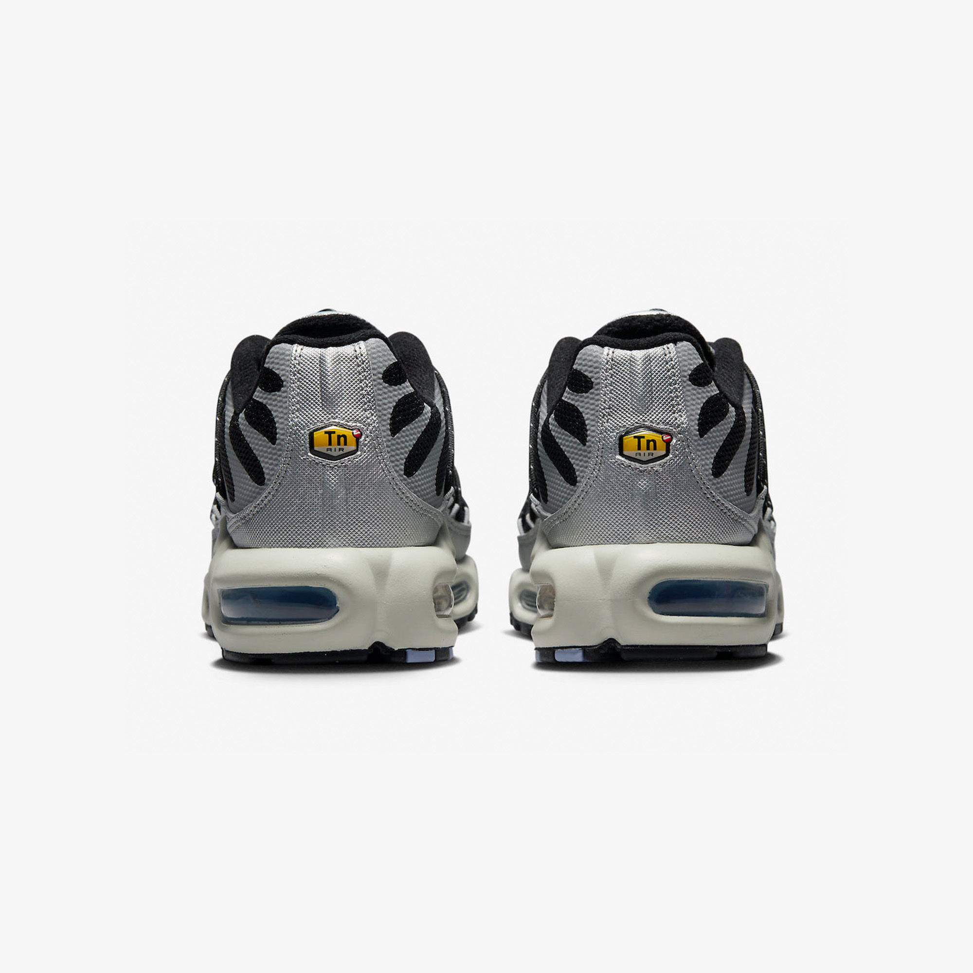 Nike Air Max Plus Triple Black, Nike x Comme des Garcons Homme Plus Air Max Sunder SP White Black 착용 스타일 - 5