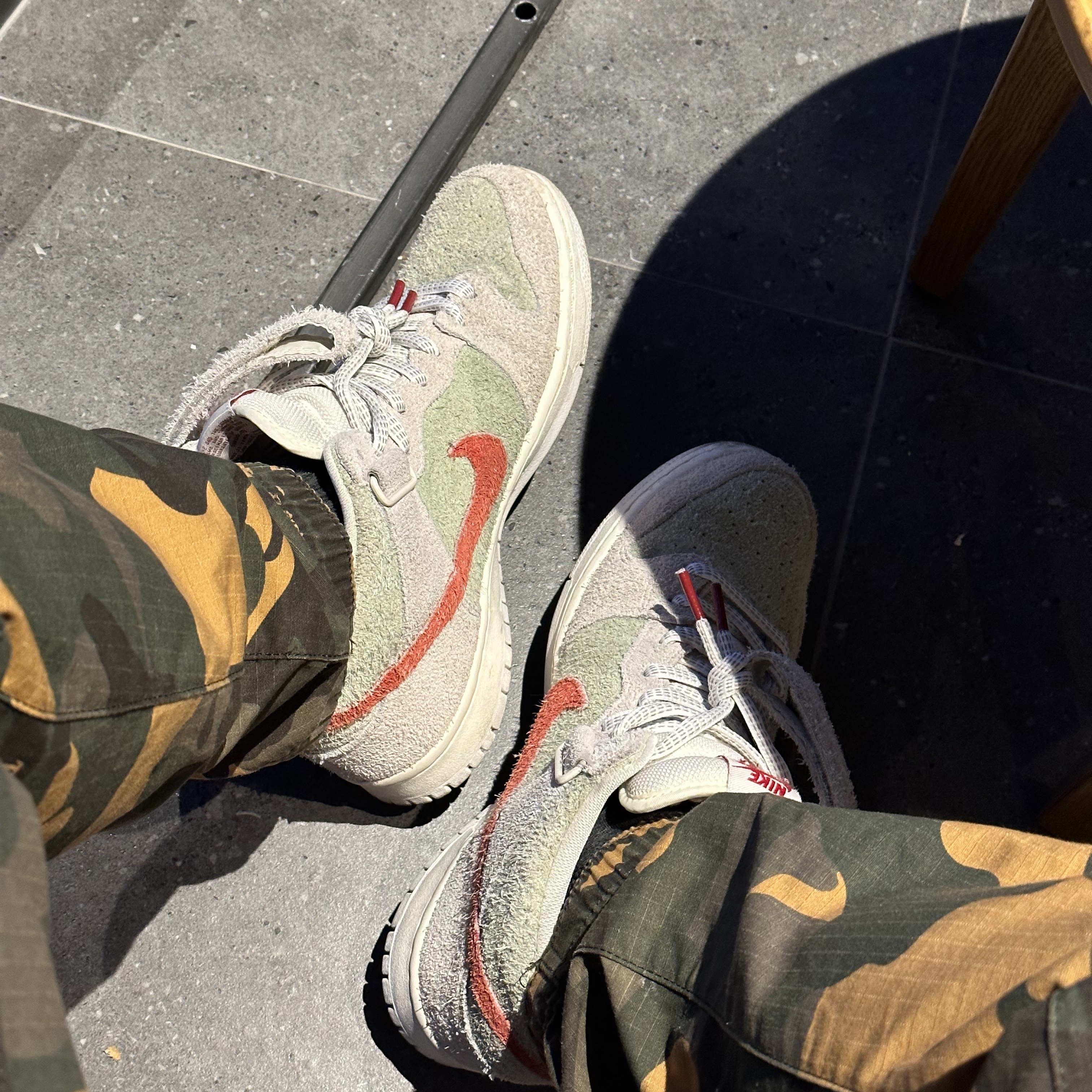 Nike SB Dunk Mid White Widow 착용 스타일