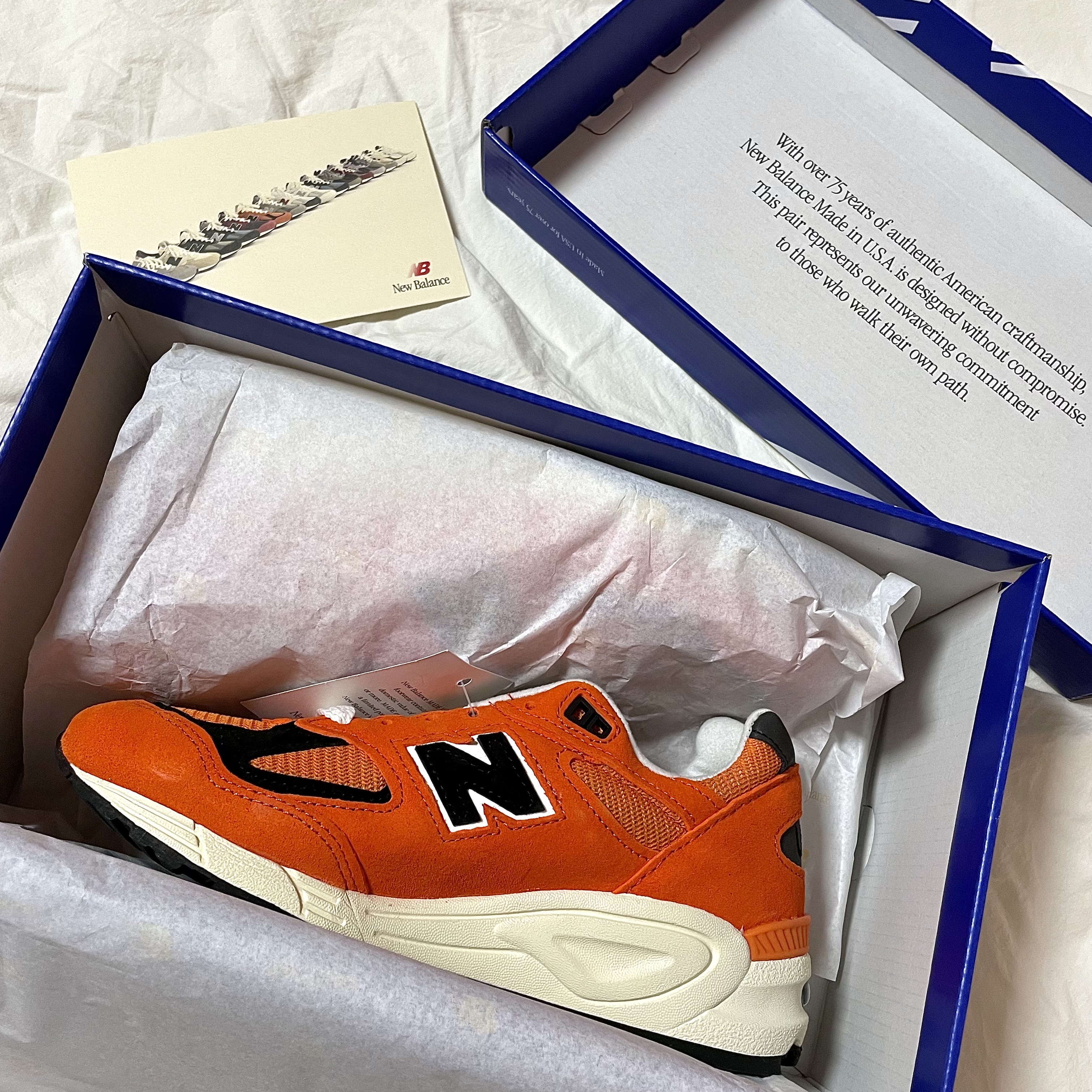 New Balance 990v2 Made in USA Marigold Black 착용 스타일 - 1