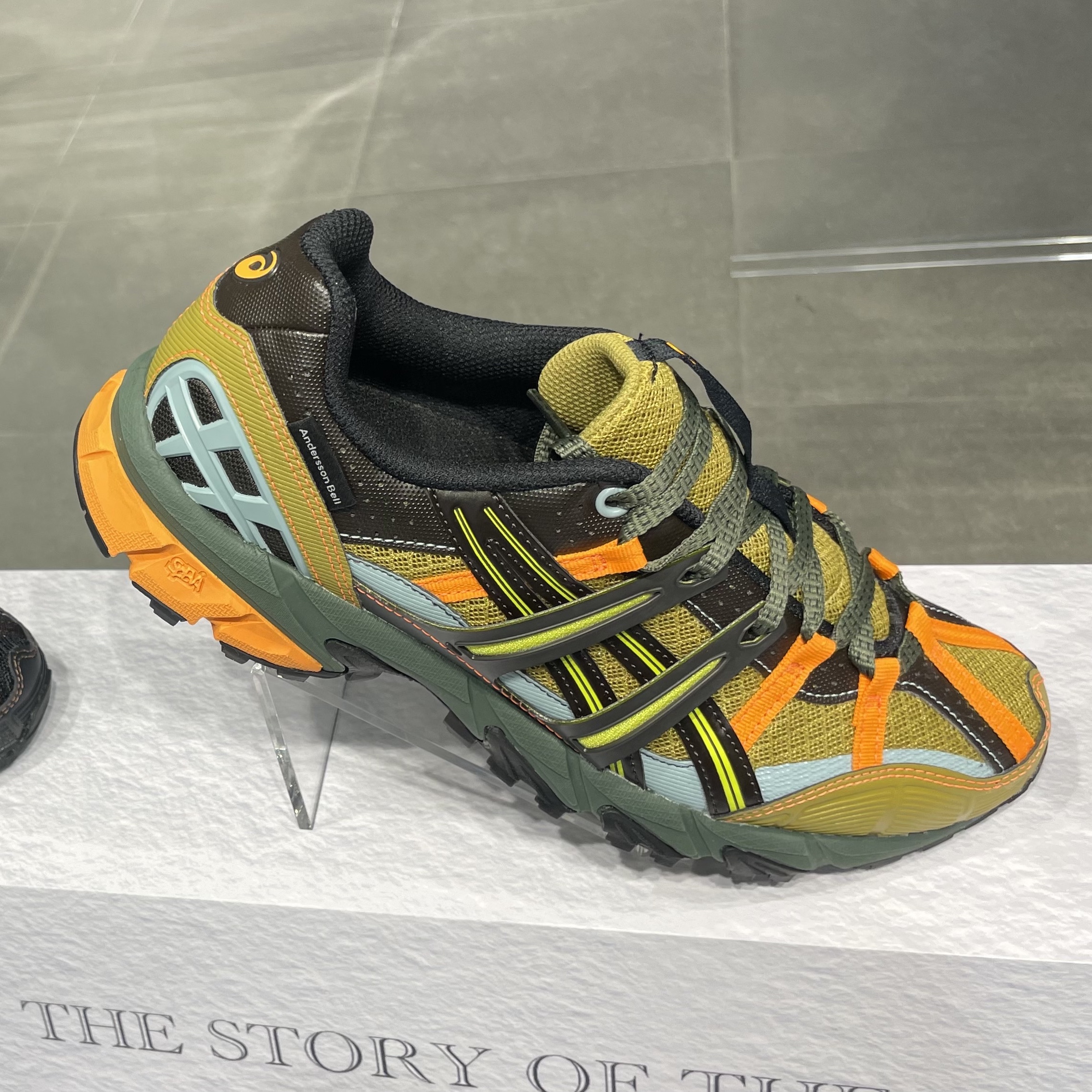 Asics x Andersson Bell Gel-Sonoma 15-50 Black Green, Asics x Andersson Bell Gel-Sonoma 15-50 Bright Rose Evergreen 착용 스타일 - 3
