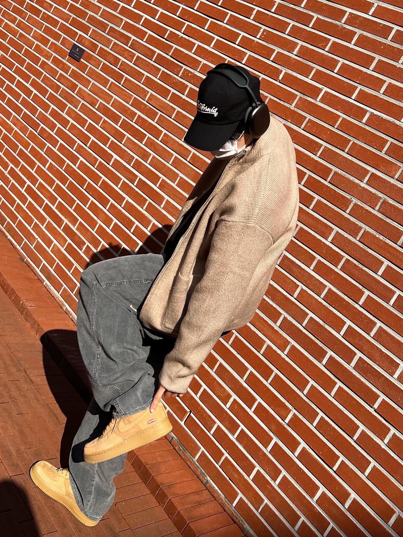 Nike x Supreme Air Force 1 Low Flax 착용 스타일 - 3