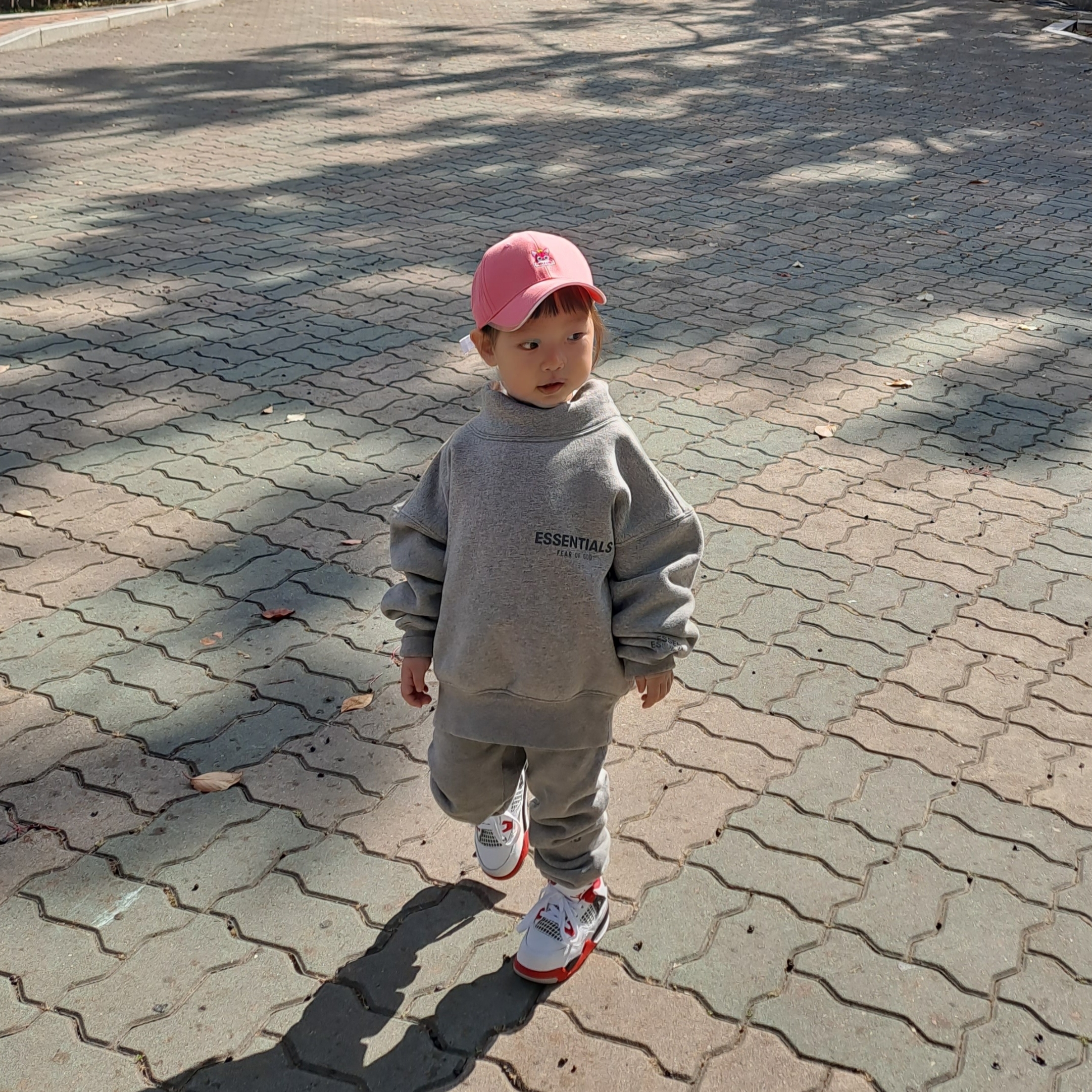 (Kids) Essentials Sweatpants Heather Oatmeal - 21SS, (TD) Jordan 4 Retro OG Fire Red 2020 착용 스타일 - 2