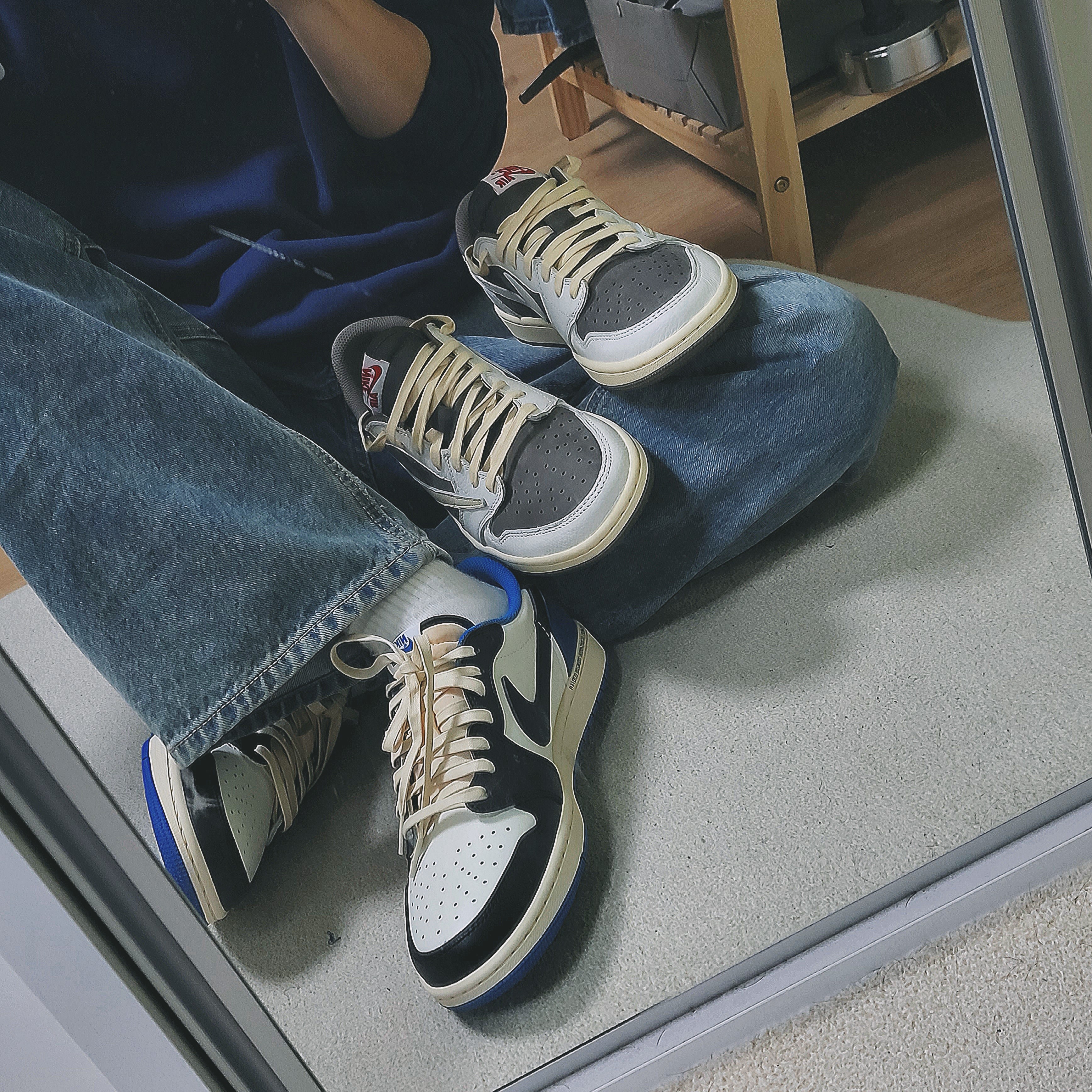 Jordan 1 x Travis Scott x Fragment Retro Low OG SP Military Blue, Jordan 1 x Travis Scott Retro Low OG SP Sail and Ridgerock 착용 스타일 - 1