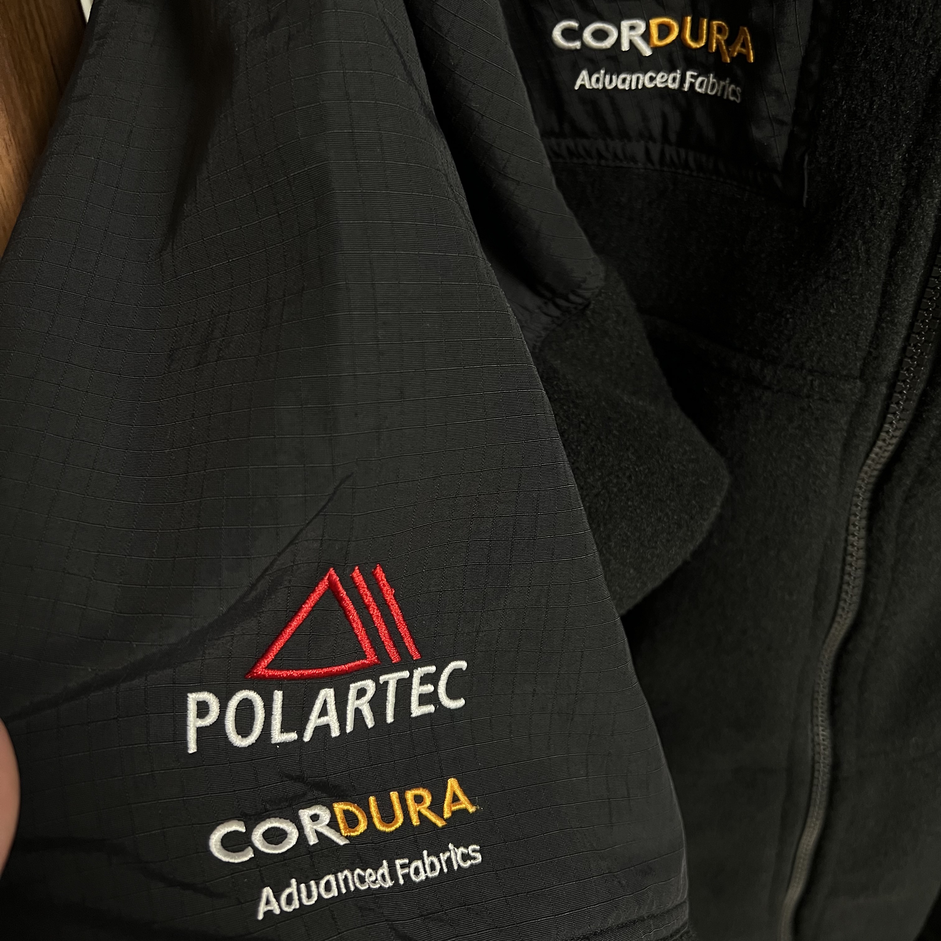 Palace Polartec Double Zip Funnel Black - 22FW 착용 스타일 - 2