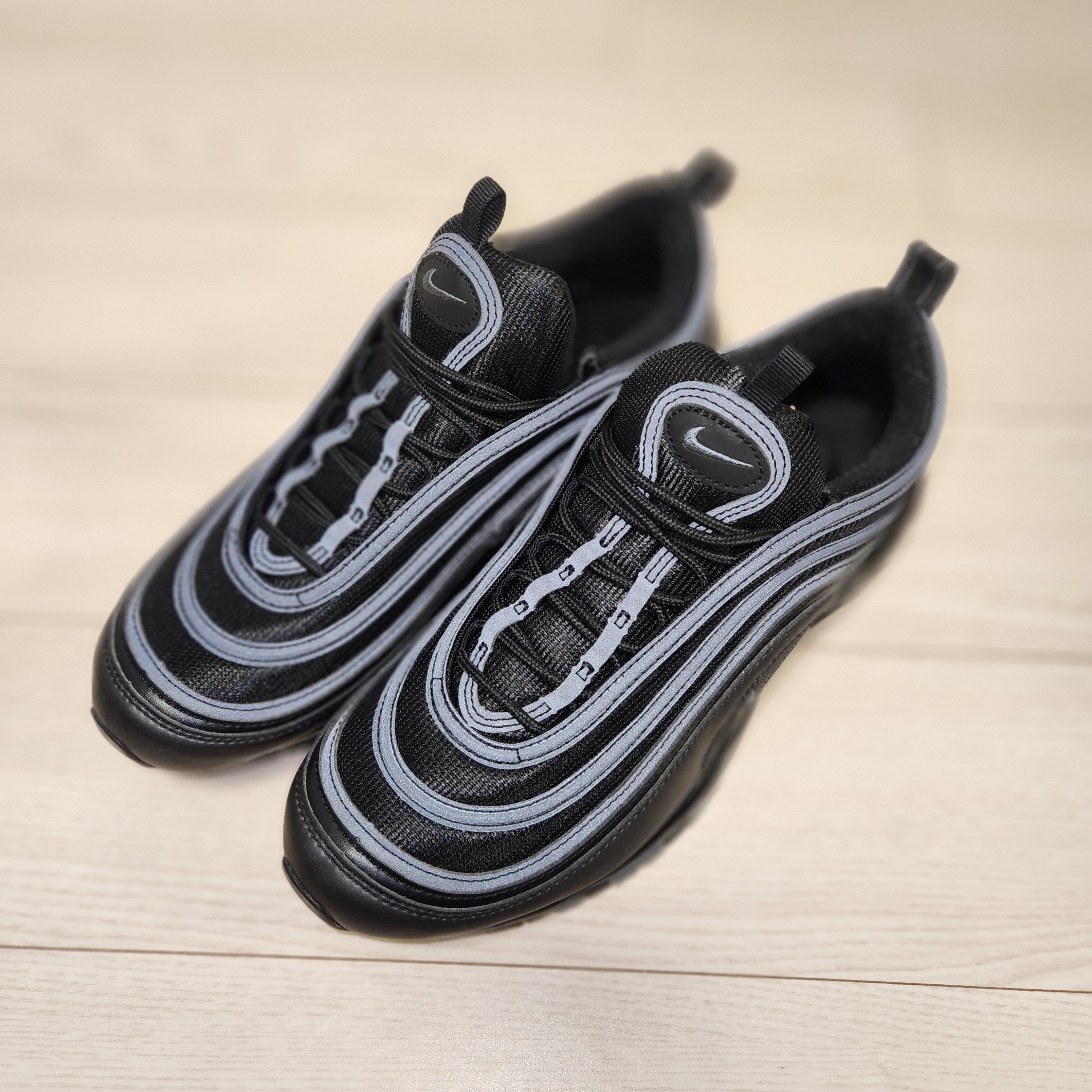Nike Air Max 97 Triple Black 착용 스타일