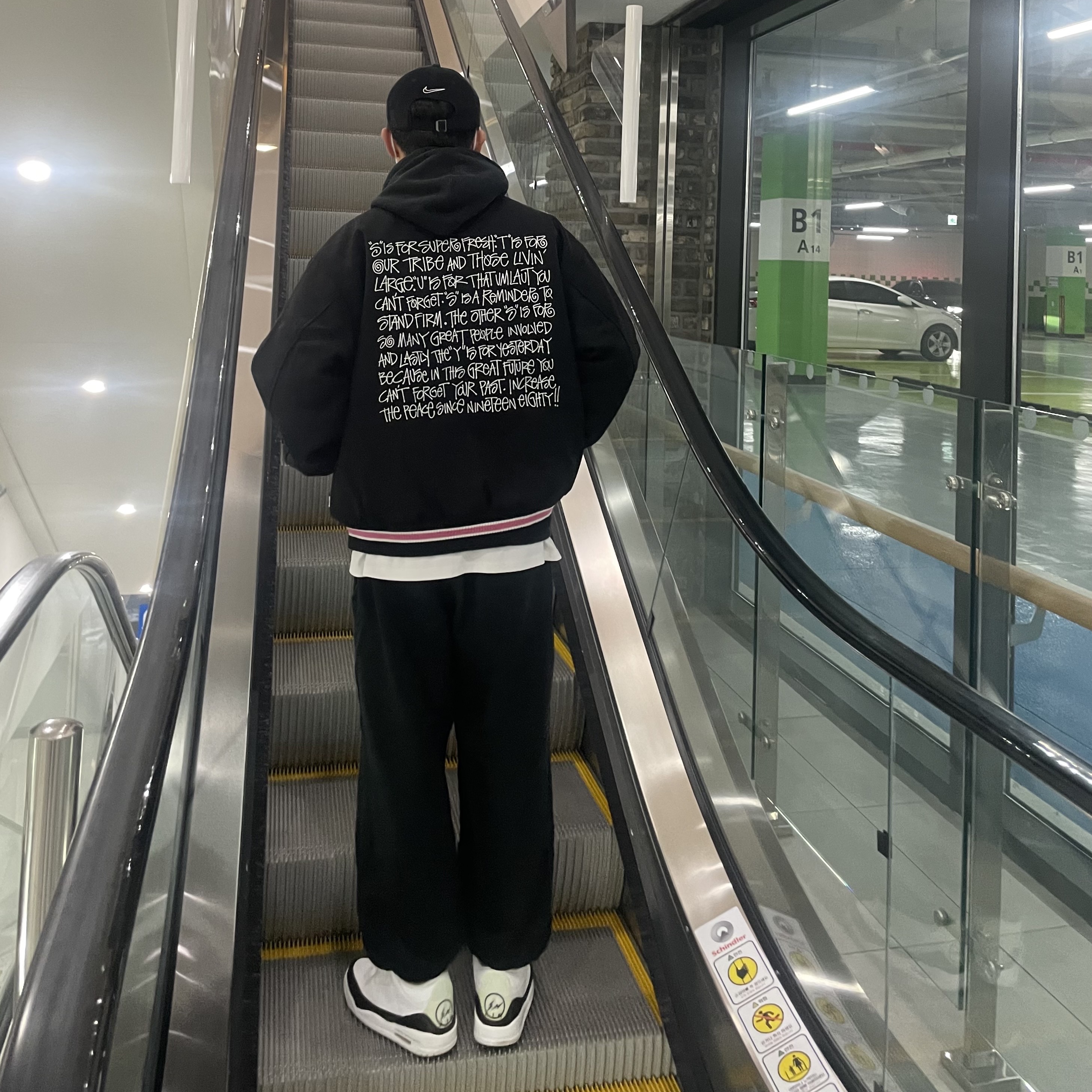 Stussy S Talk Melton Varsity Jacket Black, Supreme x Nike Arc Corduroy 6-Panel Black - 22SS 착용 스타일 - 2