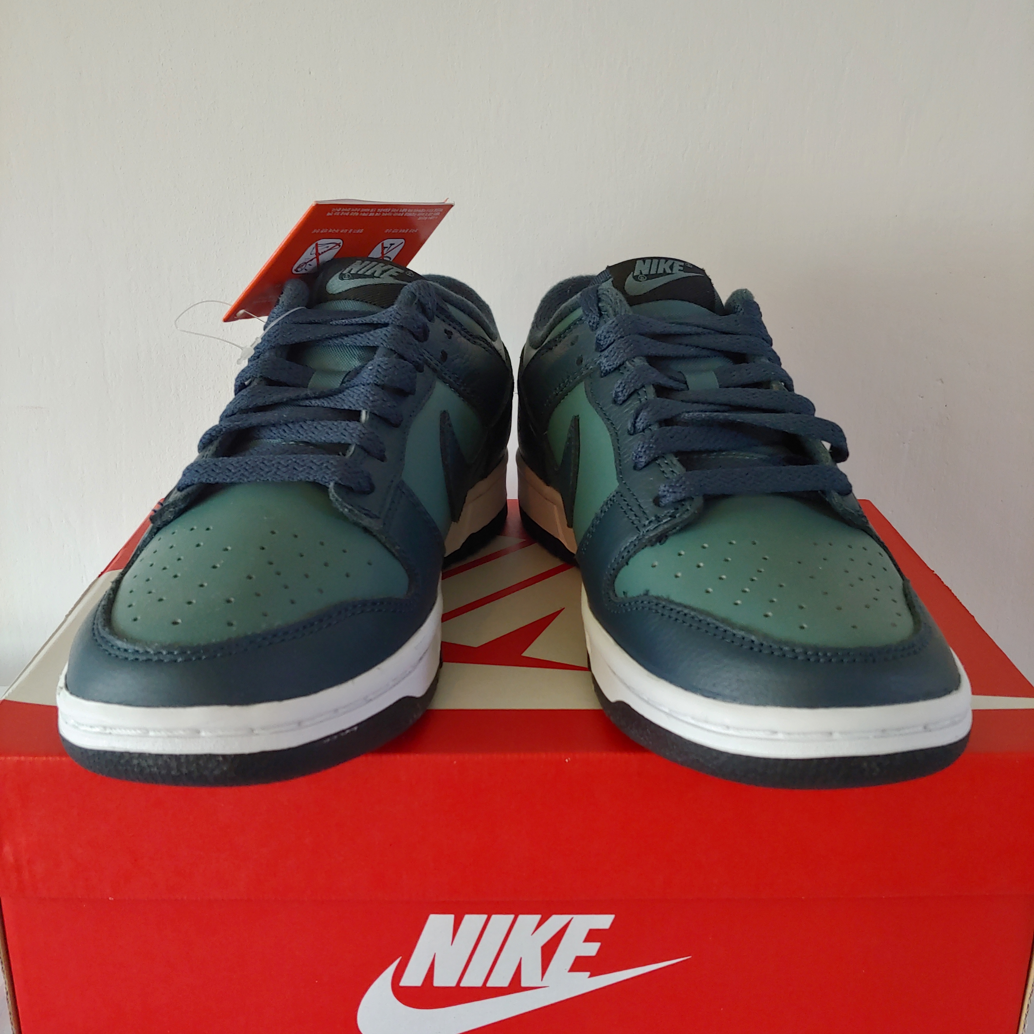 Nike Dunk Low Retro PRM Mineral Slate and Armory Navy 착용 스타일 - 2