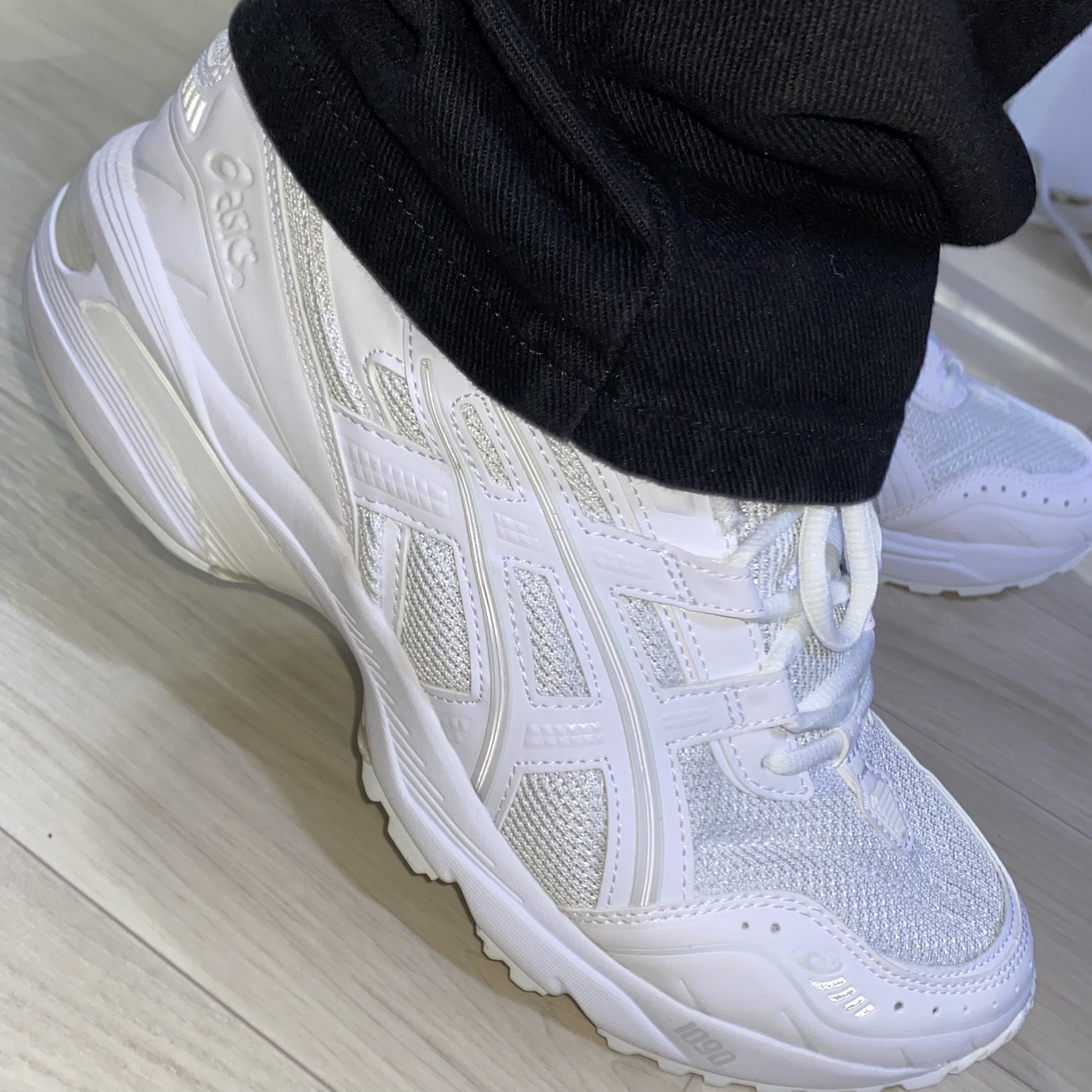Asics Gel-1090 White 착용 스타일