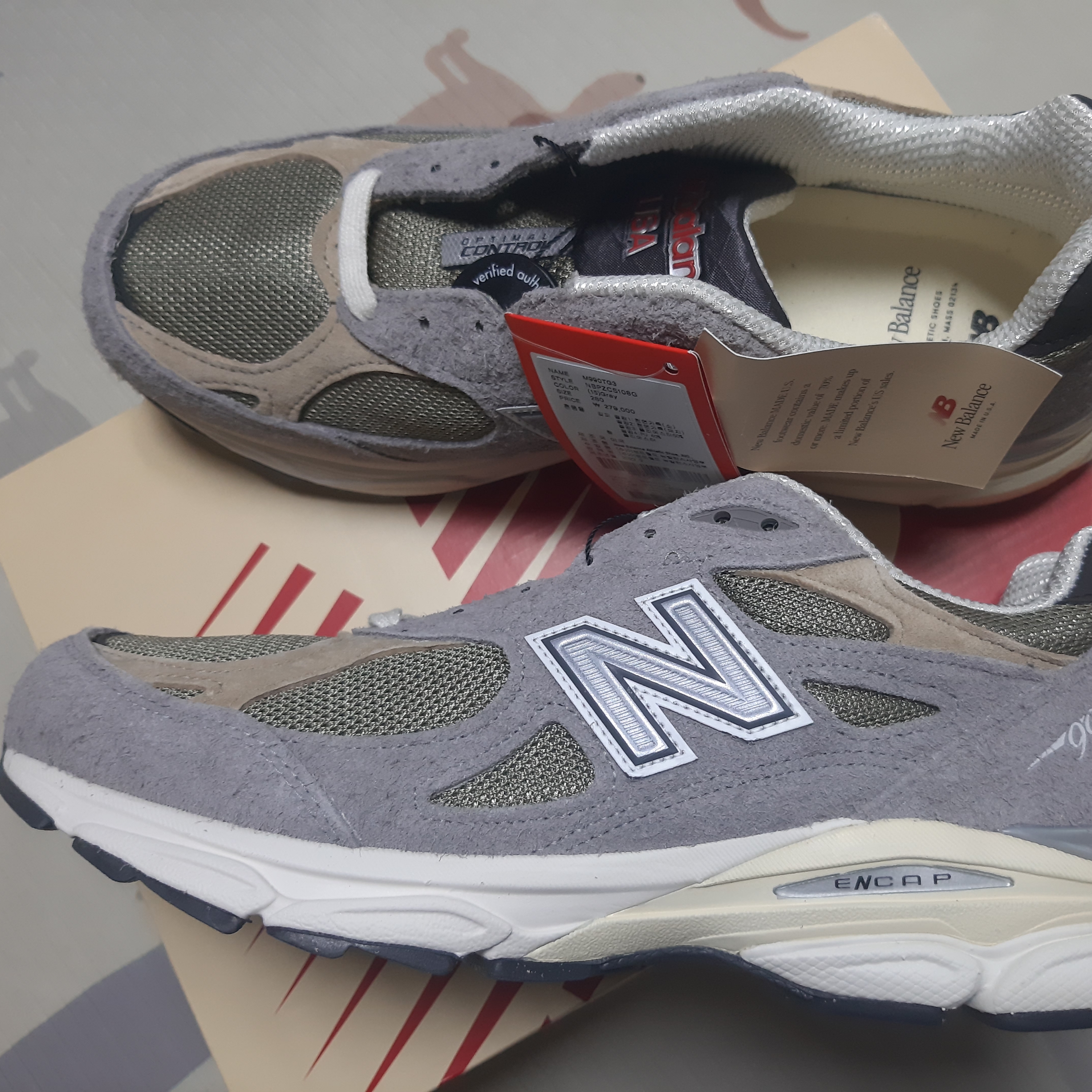New Balance 990v3 Made in USA Marblehead Incense 착용 스타일 - 2