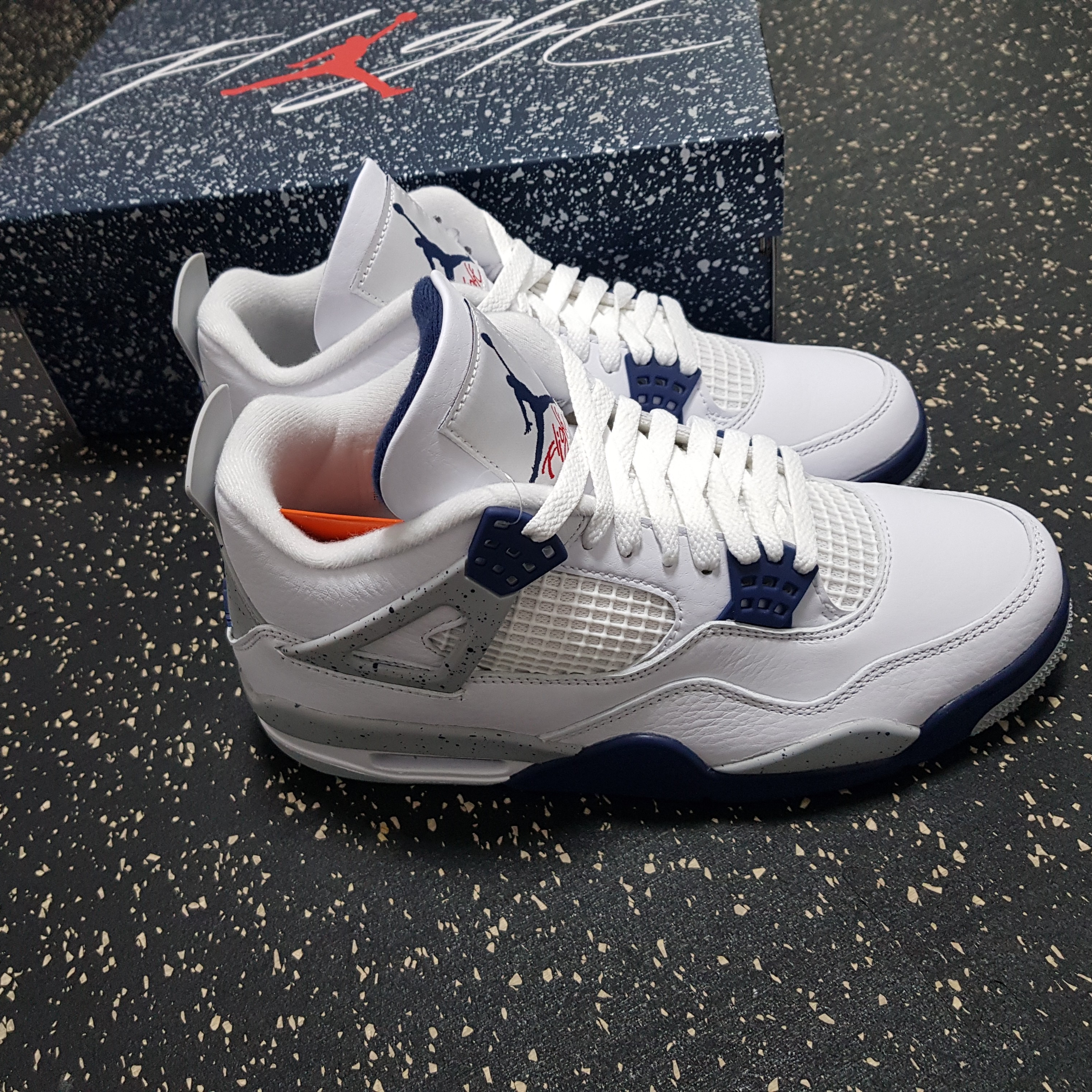 Jordan 4 Retro Midnight Navy 착용 스타일 - 1