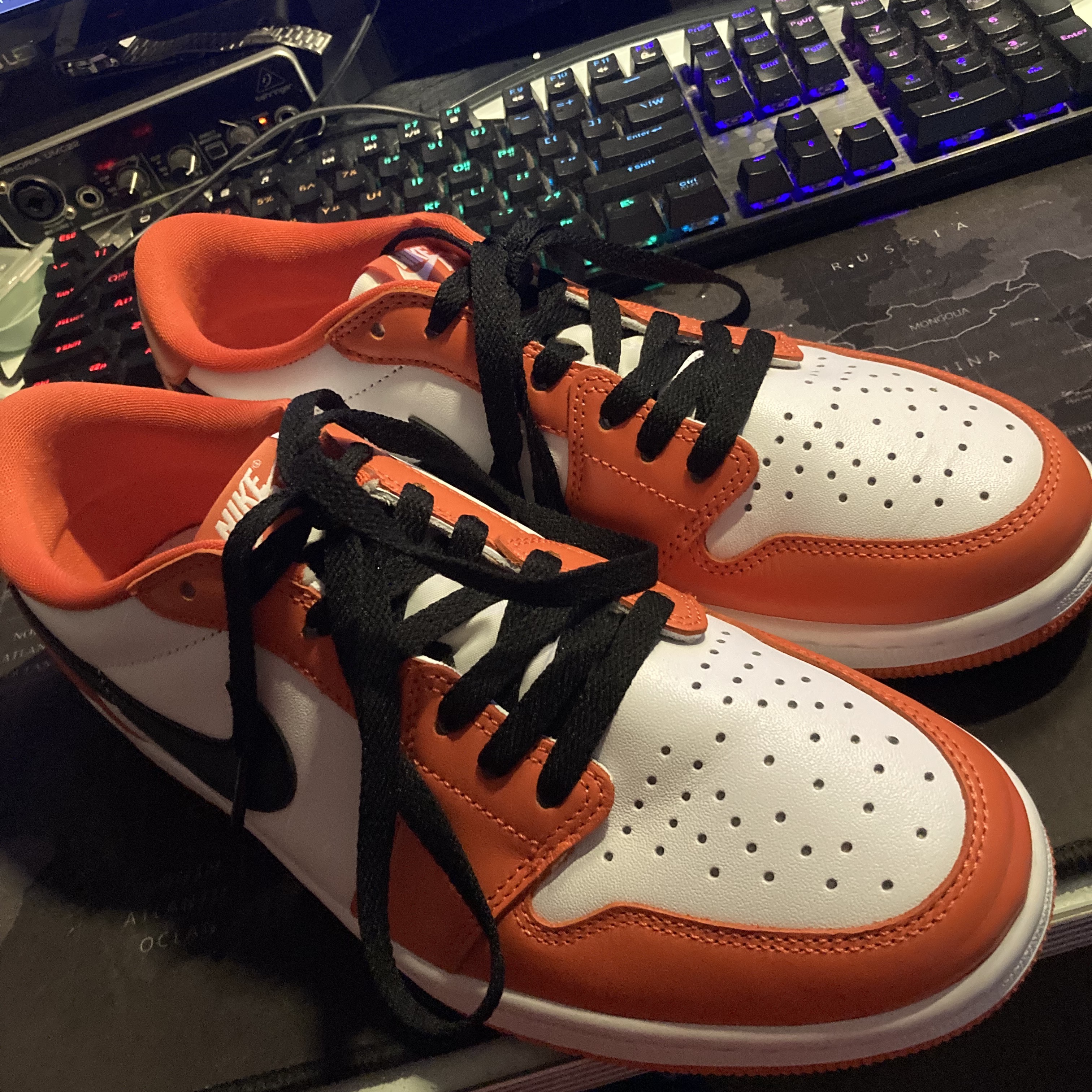 Jordan 1 Low OG Starfish 착용 스타일