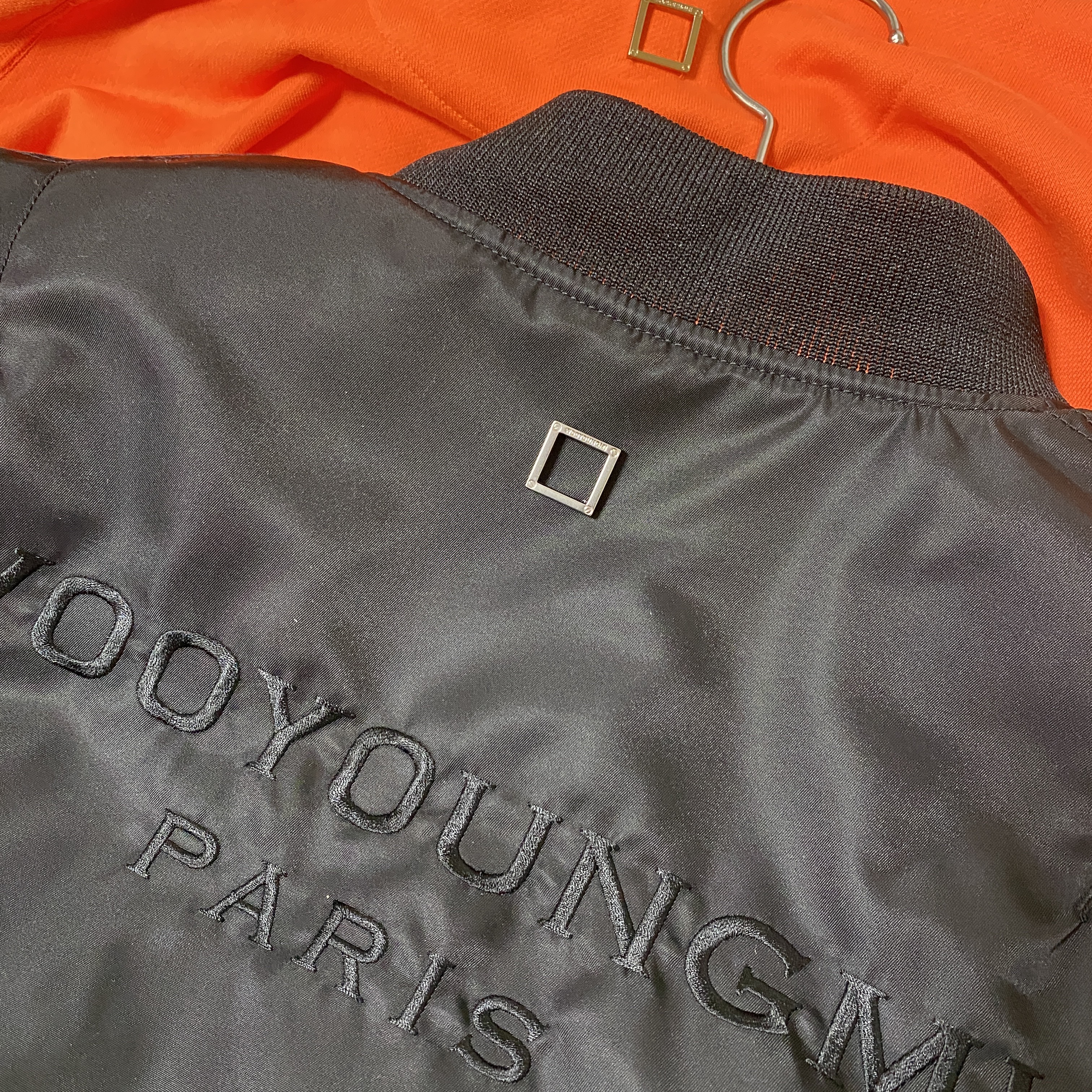 Wooyoungmi Back Logo MA-1 Black - 22FW 착용 스타일