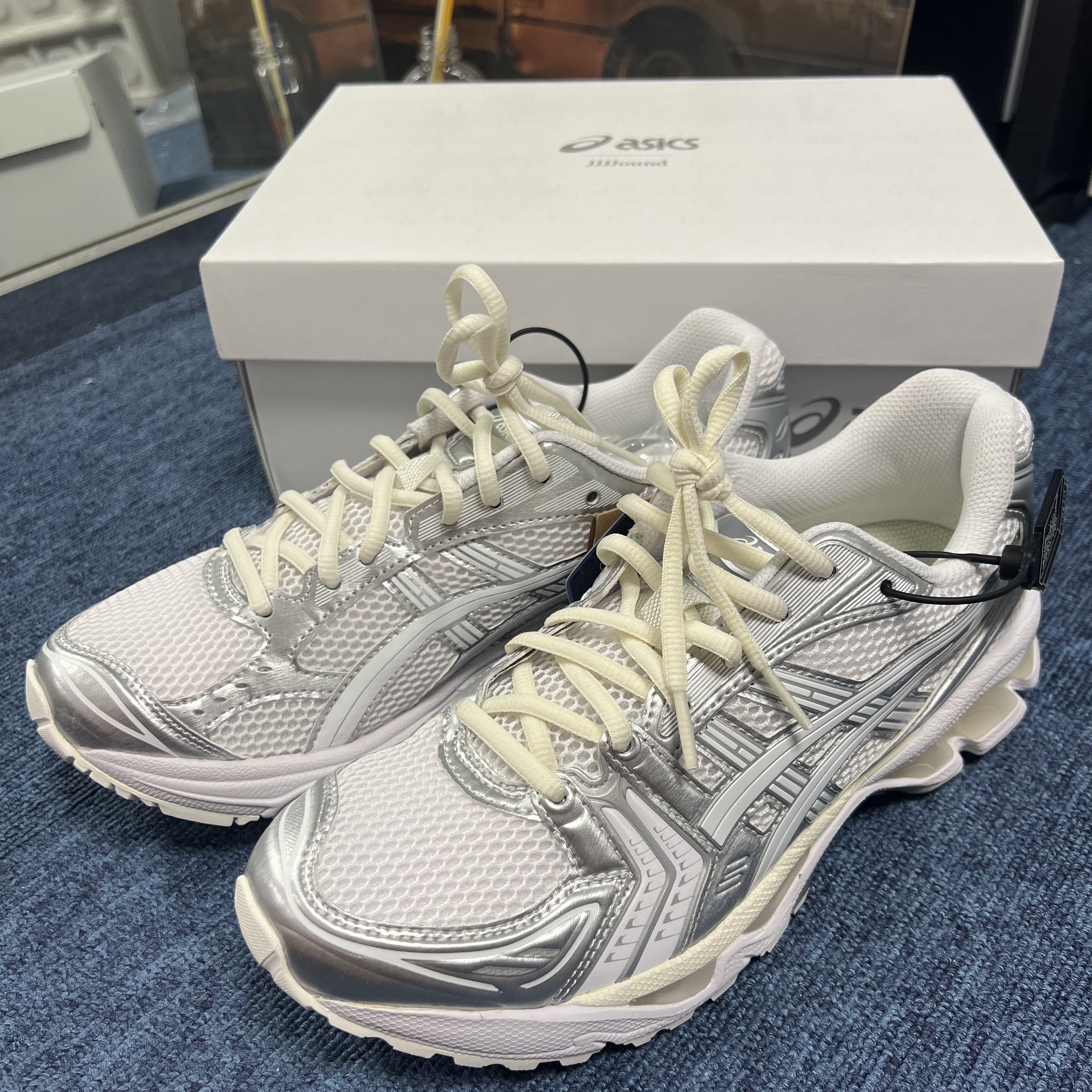 Asics x JJJJound Gel-Kayano 14 Silver White 착용 스타일