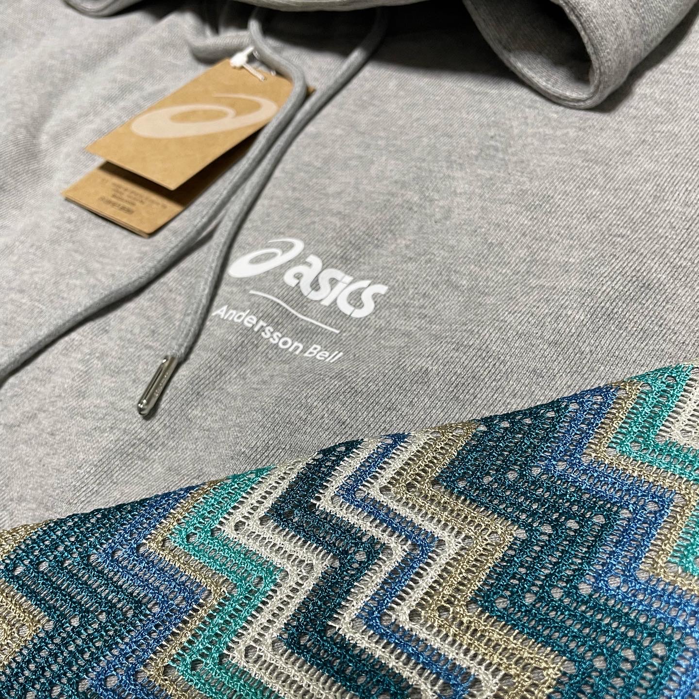 Andersson Bell x Asics Contrast Hoodie Grey 착용 스타일 - 2
