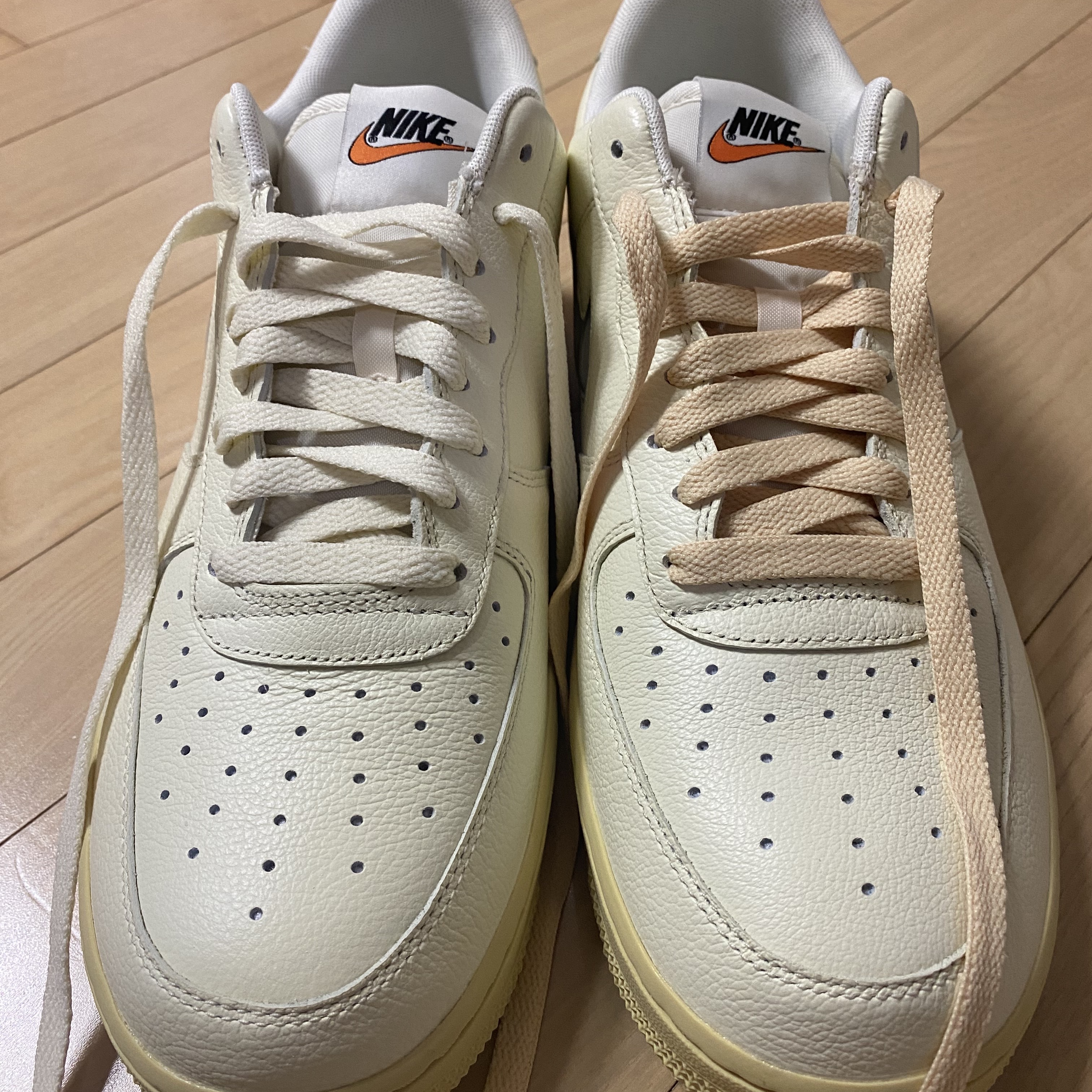 (W) Nike Air Force 1 '07 LX Coconut Milk and Lemon Wash 착용 스타일 - 1