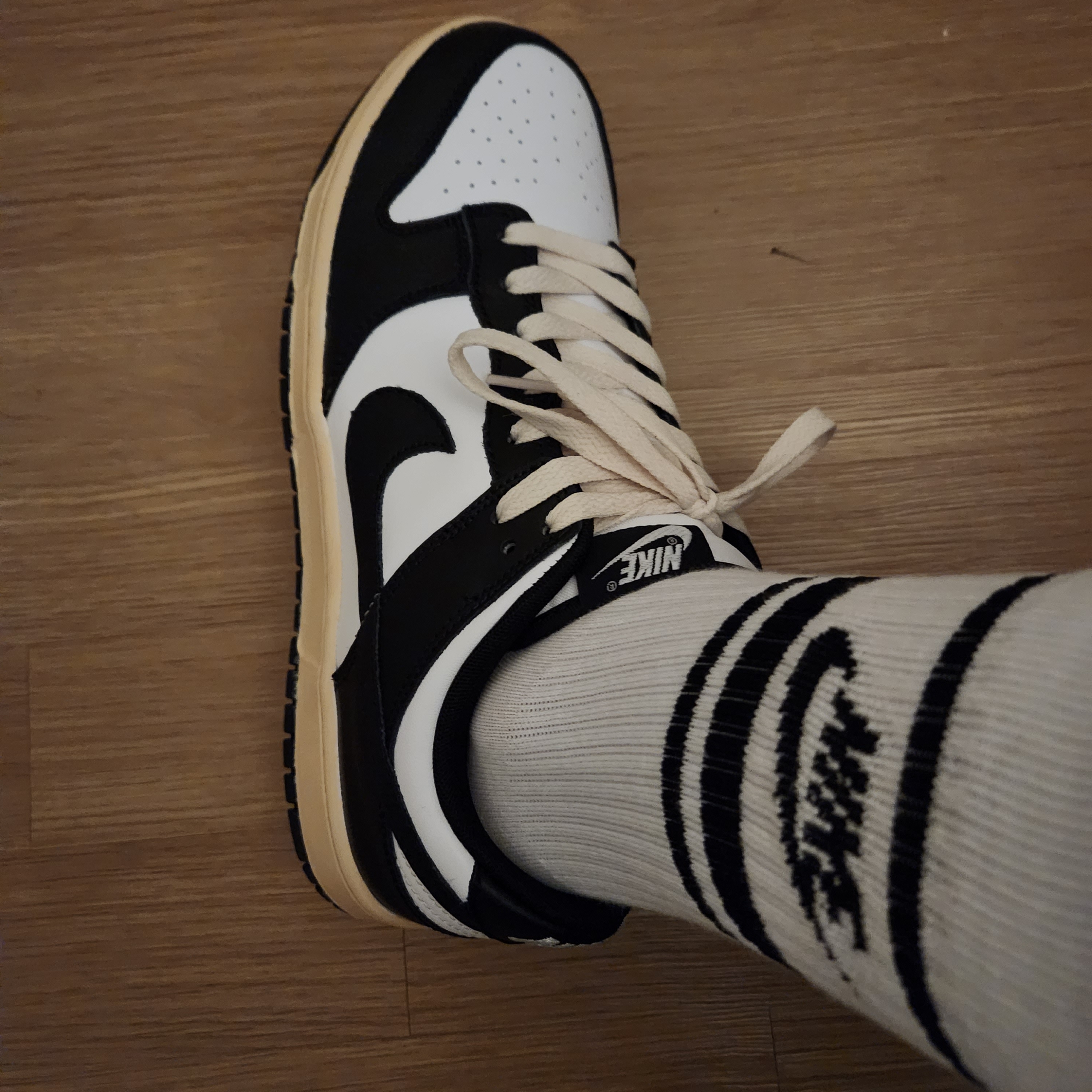 Nike Dunk Low Retro Black ์ฐฉ์ฉ ์คํ์ผ - 2