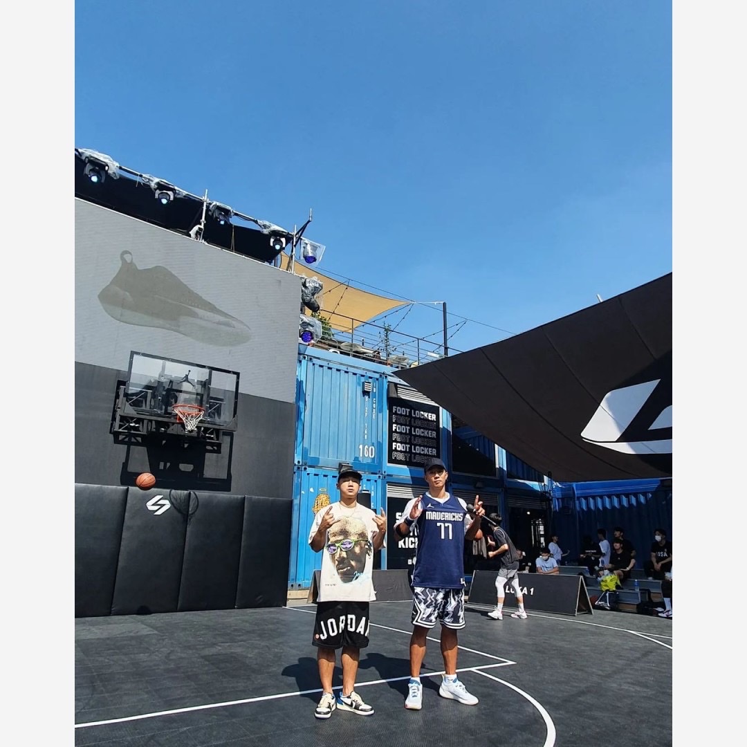 Jordan 1 x Travis Scott x Fragment Retro Low OG SP Military Blue 착용 스타일 - 3