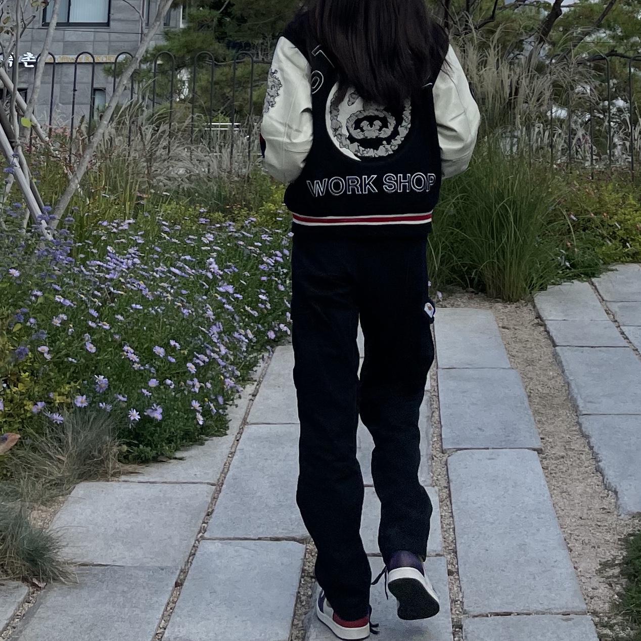 Stussy x Our Legacy x Denim Tears TTL Varsity Jacket Black, Jordan 1 Retro High OG Defiant SB LA to Chicago 착용 스타일 - 1