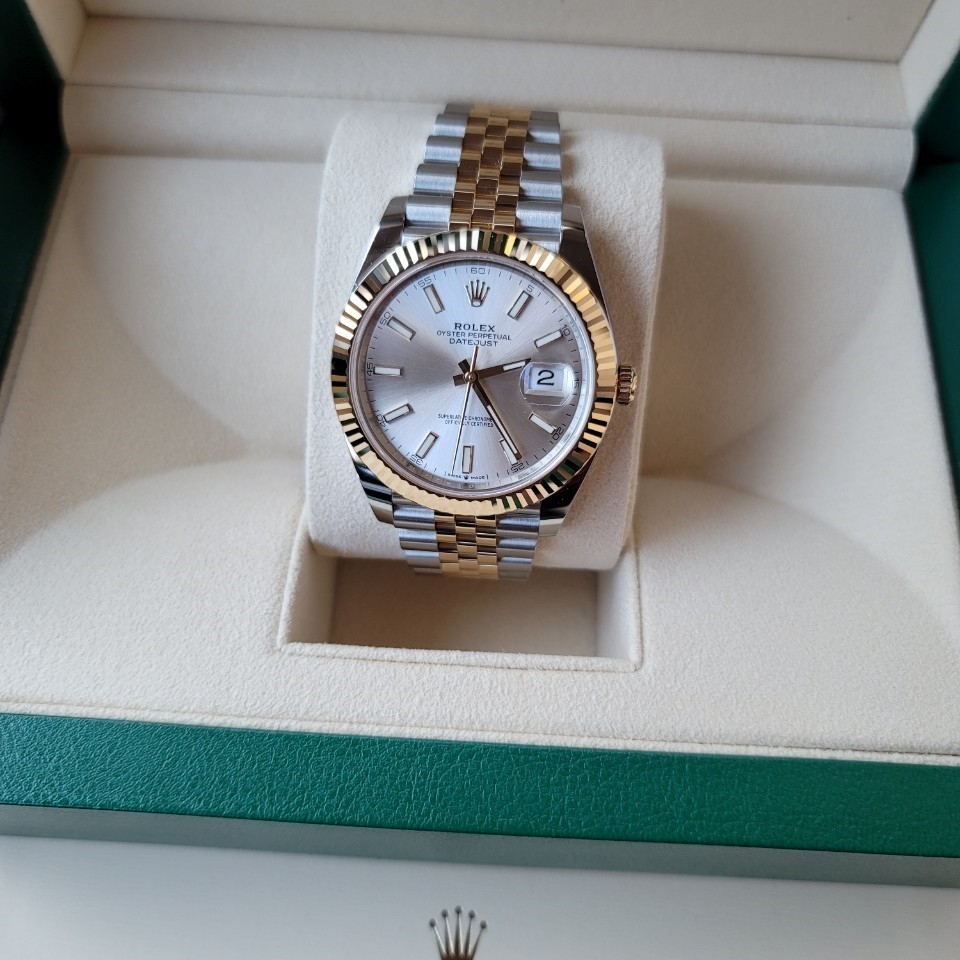 Rolex Datejust 41mm 126333 Silver Jubilee 착용 스타일 - 2