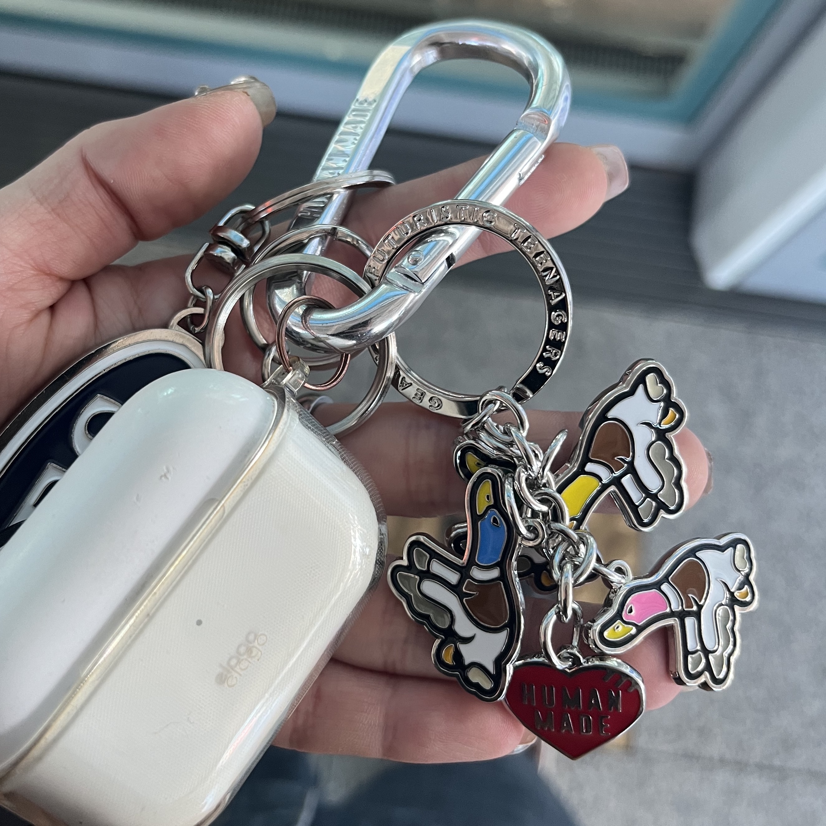 Human Made Flying Duck Keyring Silver 착용 스타일