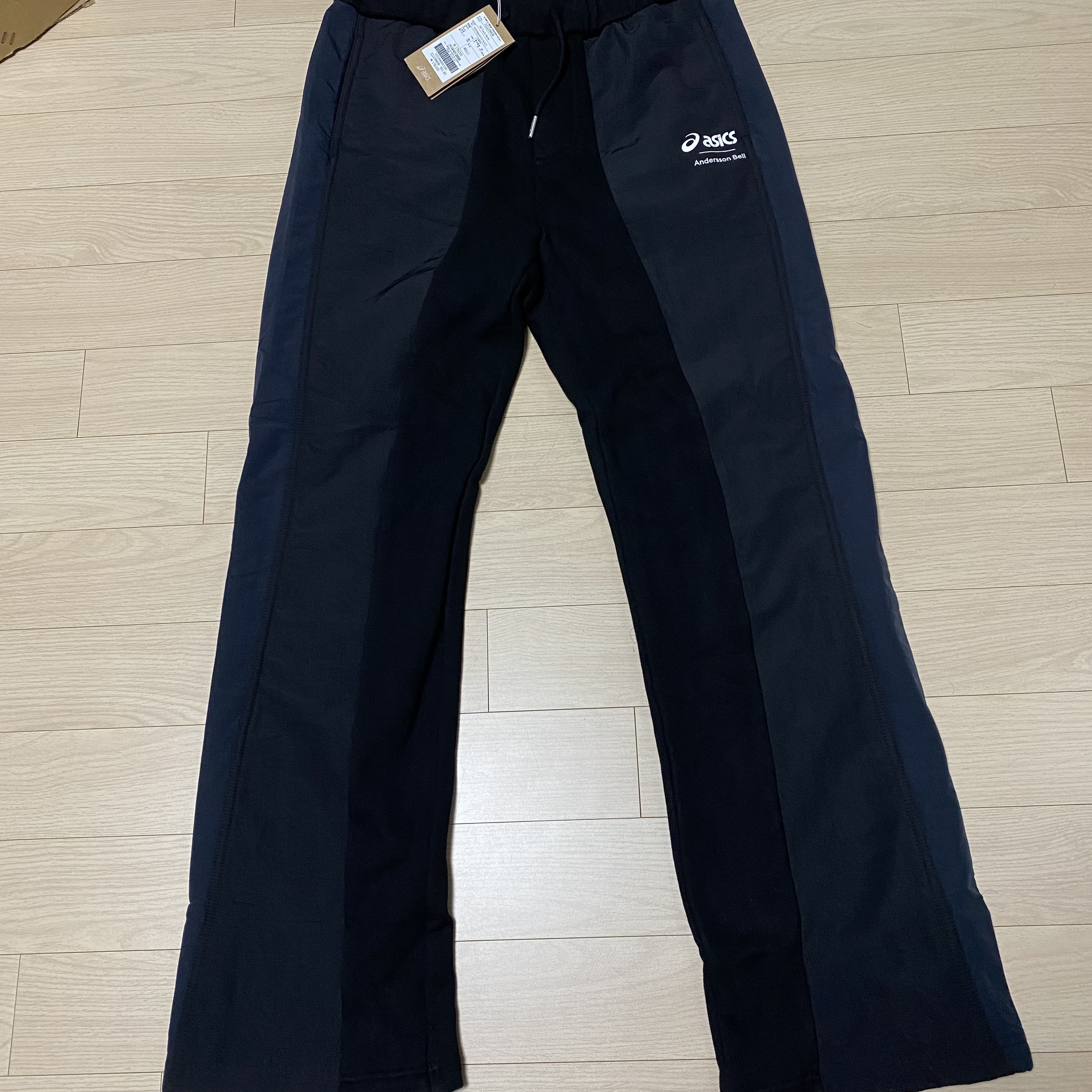 Andersson Bell x Asics Track Pants Black 착용 스타일 - 1