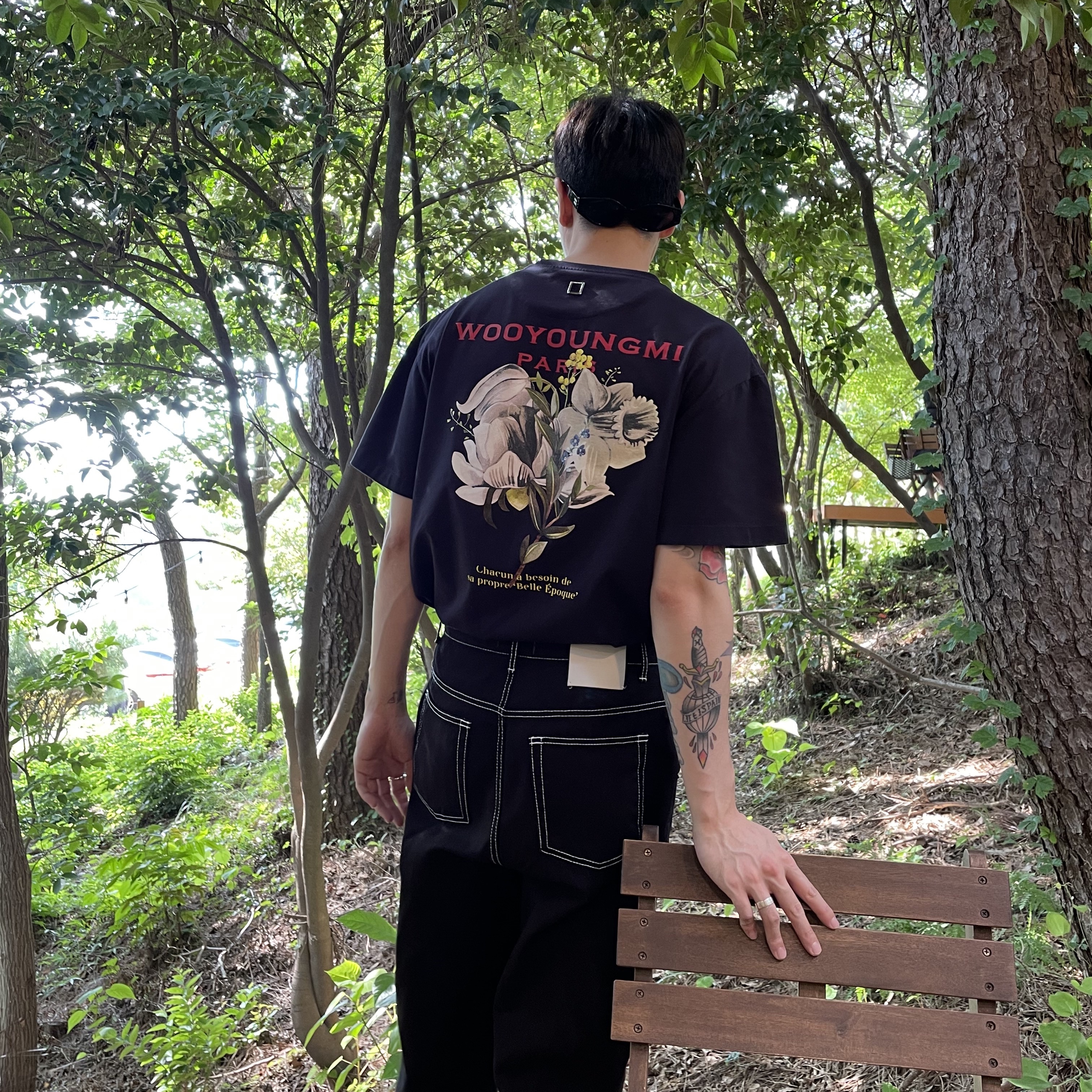 Wooyoungmi Flower Print Back Logo T-Shirt Navy - 22SS, Jordan 1 Retro High OG Dark Marina Blue 착용 스타일 - 2