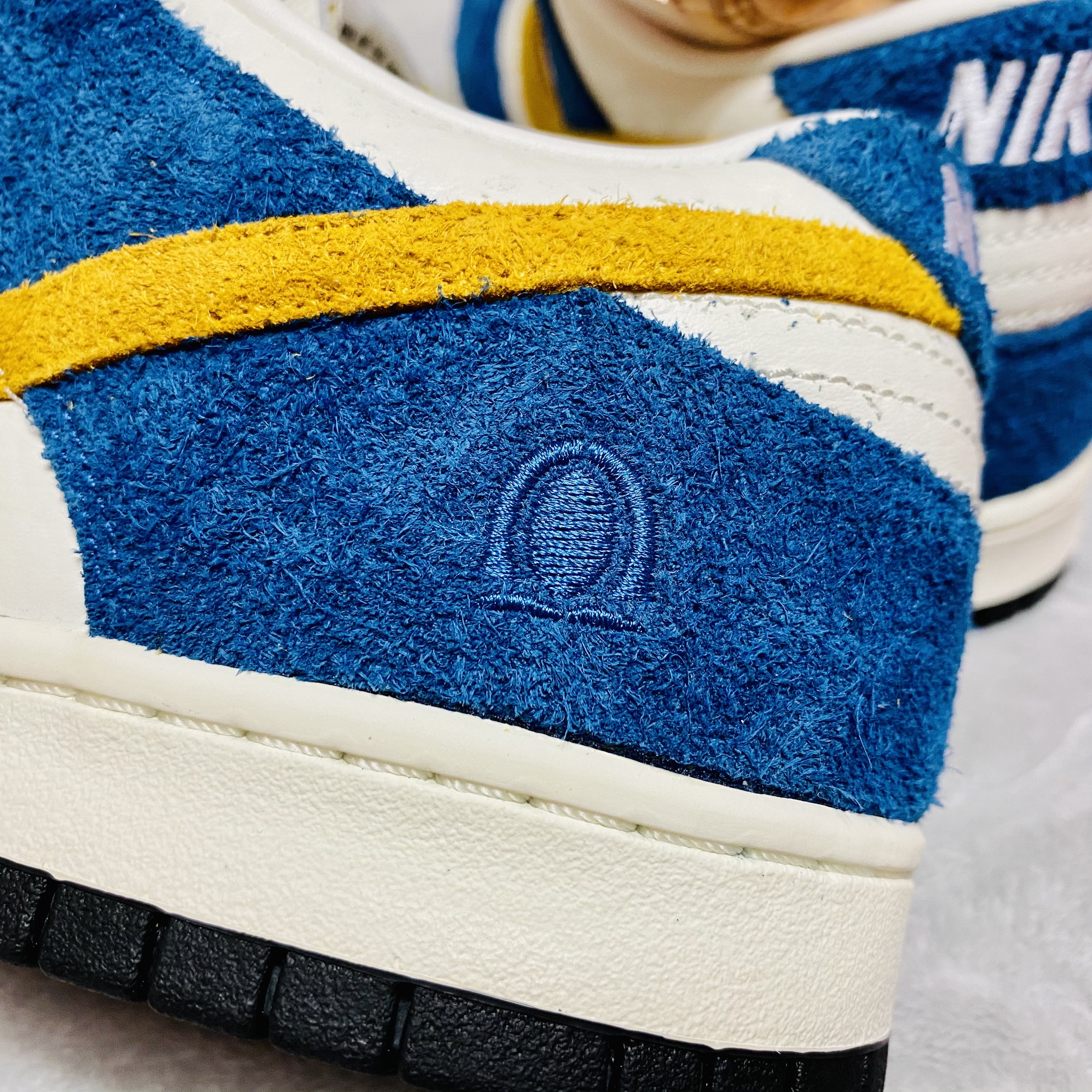 Nike x Kasina Dunk Low 80's Bus 착용 스타일 - 5
