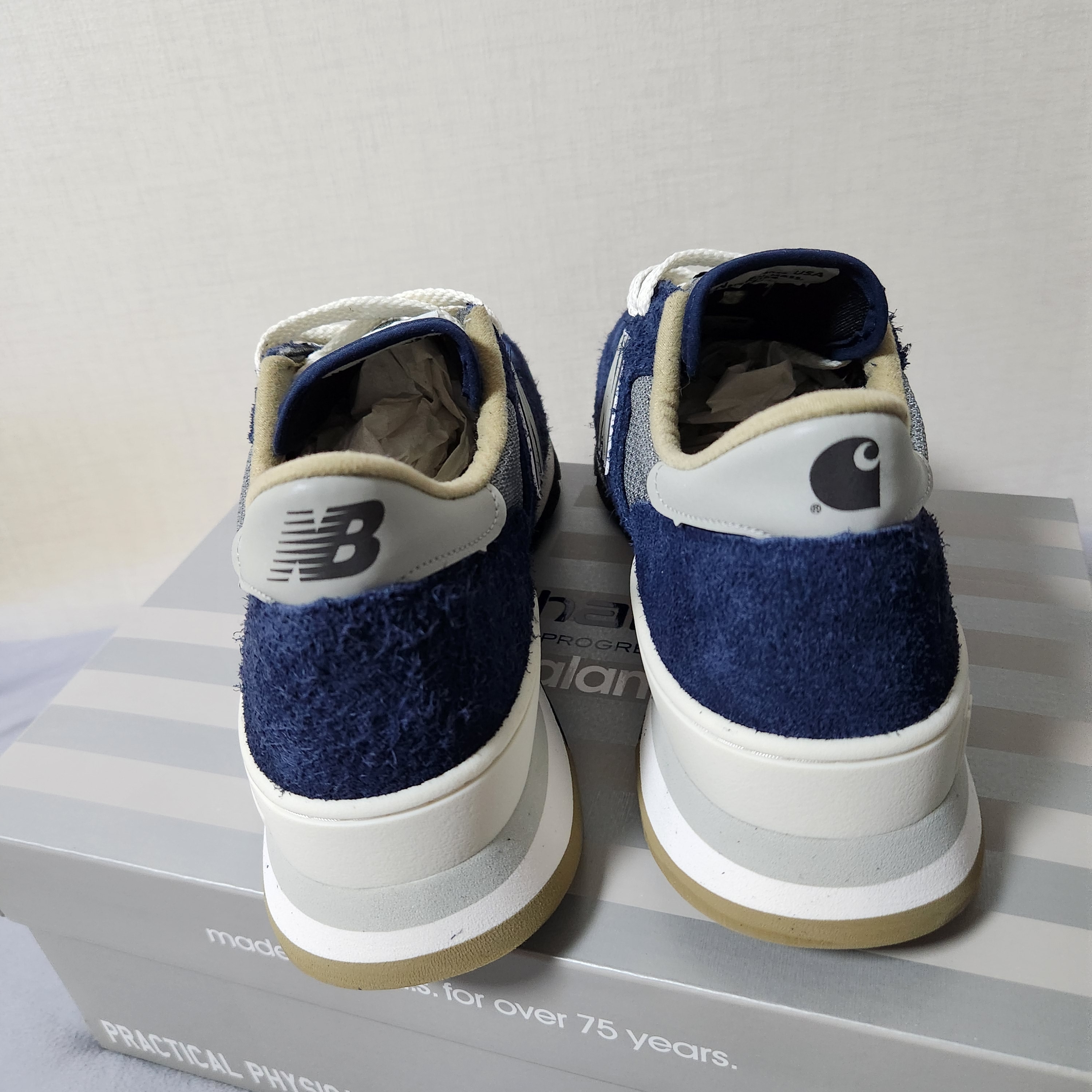 New Balance x Carhartt WIP 990v1 Made in USA Sculpture Center 착용 스타일 - 4