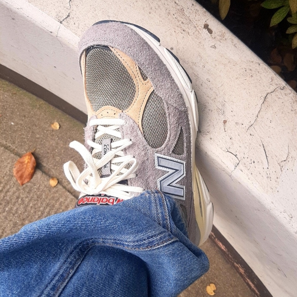 New Balance 990v3 Made in USA Marblehead Incense 착용 스타일 - 3