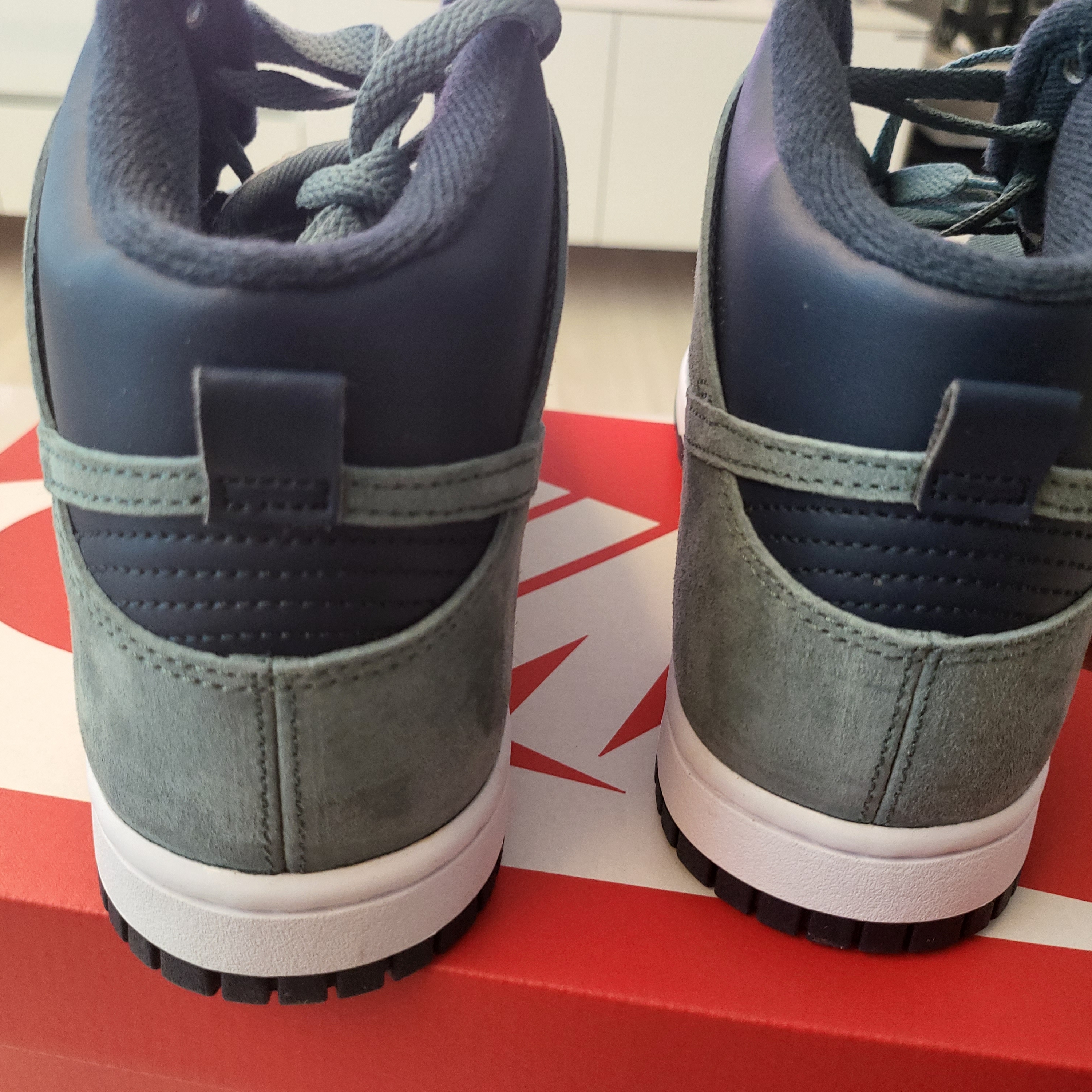 Nike Dunk High Retro PRM Armory Navy and Mineral Slate 착용 스타일 - 3