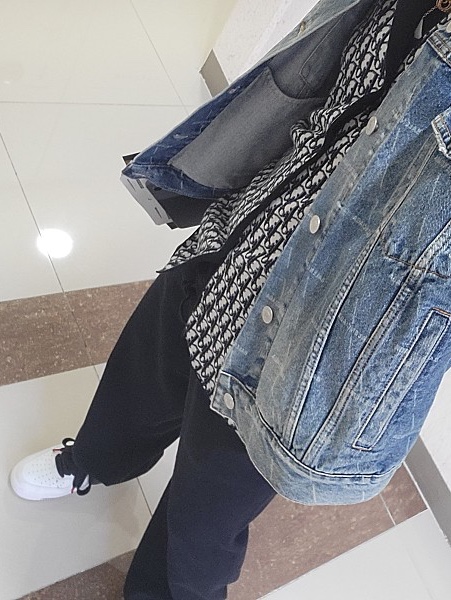 Balenciaga Padded Japanese Denim Jacket Indigo, Nike x Peaceminusone Air Force 1 Low Para-Noise 2.0 착용 스타일