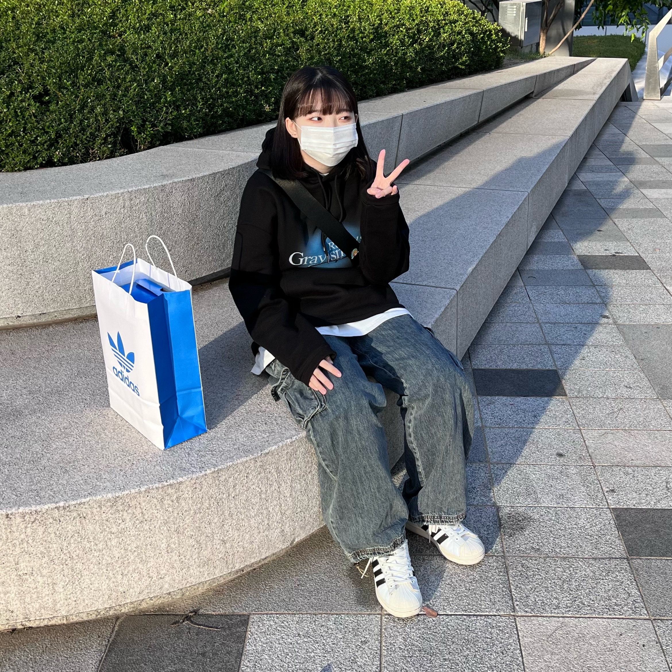 Adidas x Parley Superstar White 착용 스타일