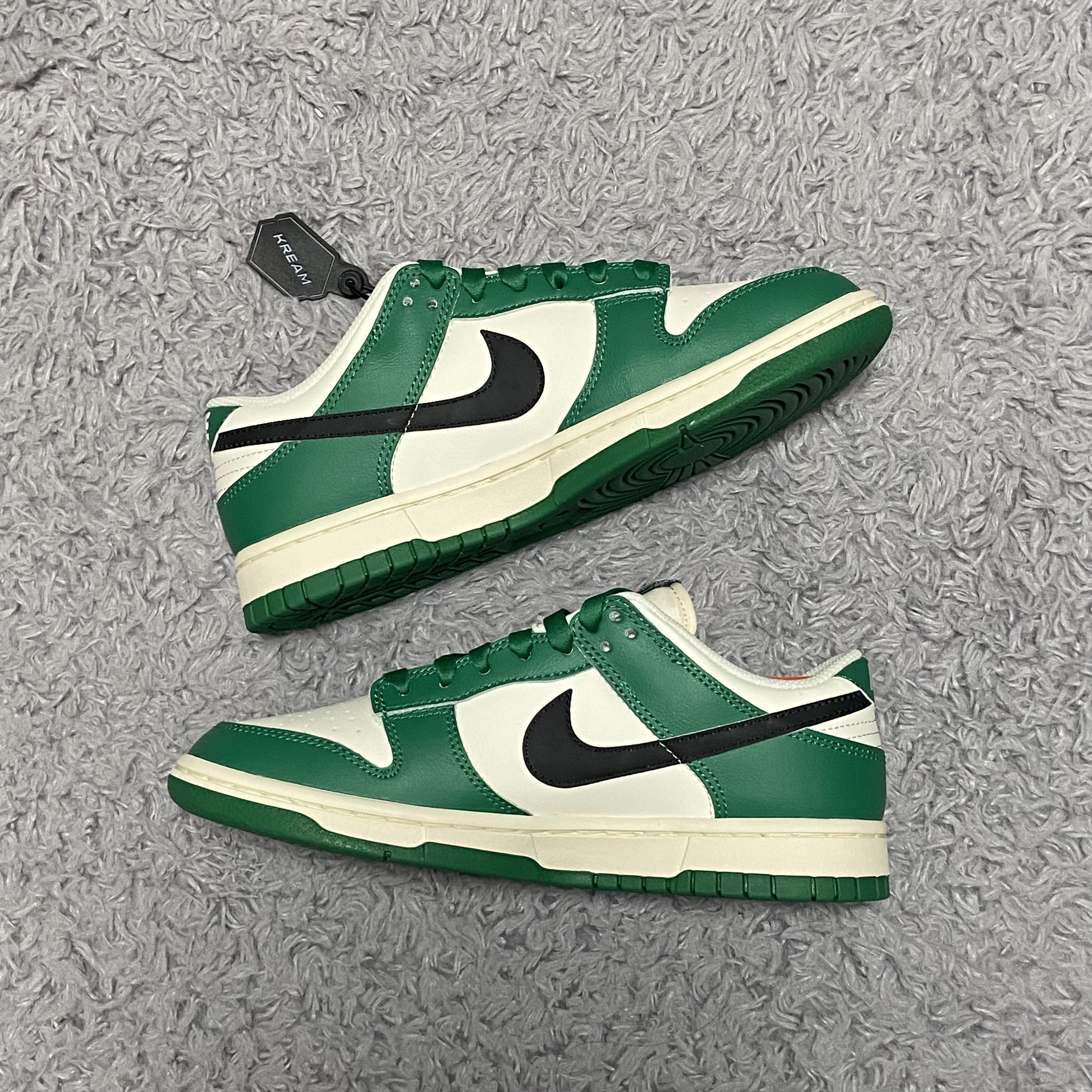 Nike Dunk Low Retro SE Jackpot Malachite 착용 스타일 - 1