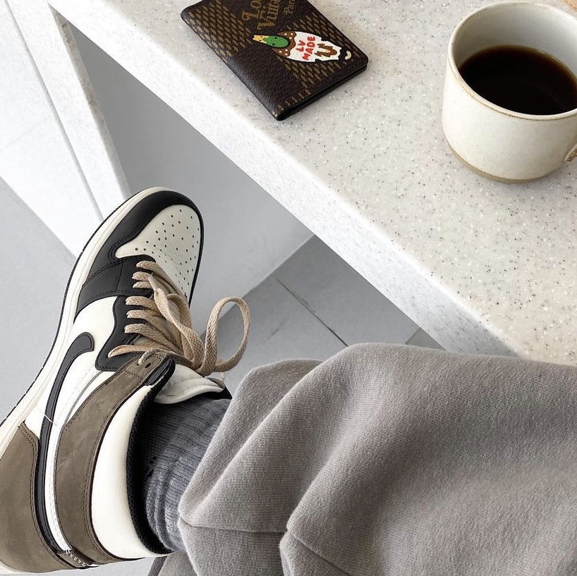 Jordan 1 Retro High OG Black Mocha 착용 스타일