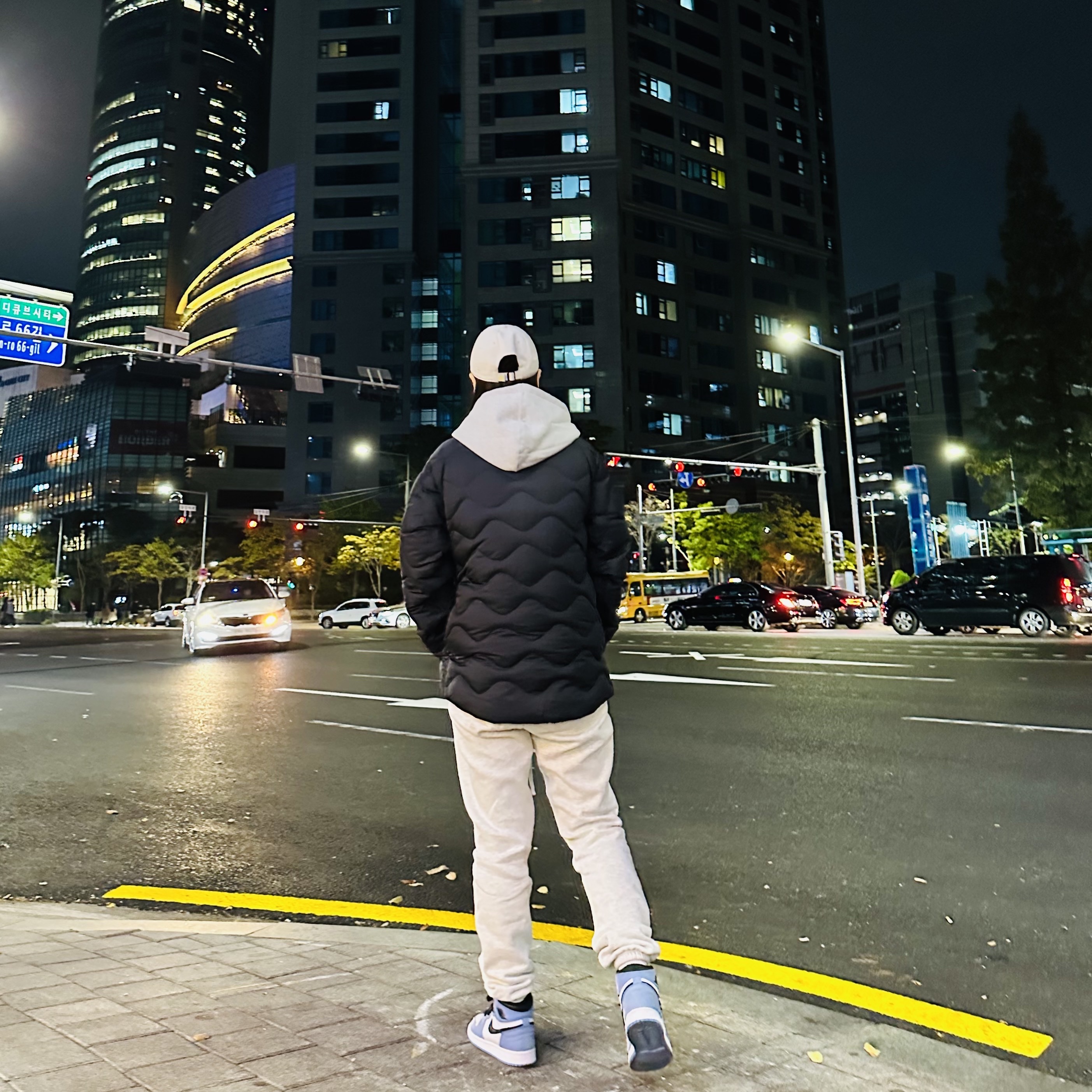 Nike x Drake Nocta Cardinal Stock Essential Hoodie Grey - Asia, Jordan 1 Retro High OG University Blue 착용 스타일 - 2