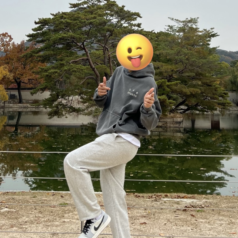 IAB Studio Pigment Hoodie & Sack Black, Jordan 1 Low Golf Wolf Grey 착용 스타일