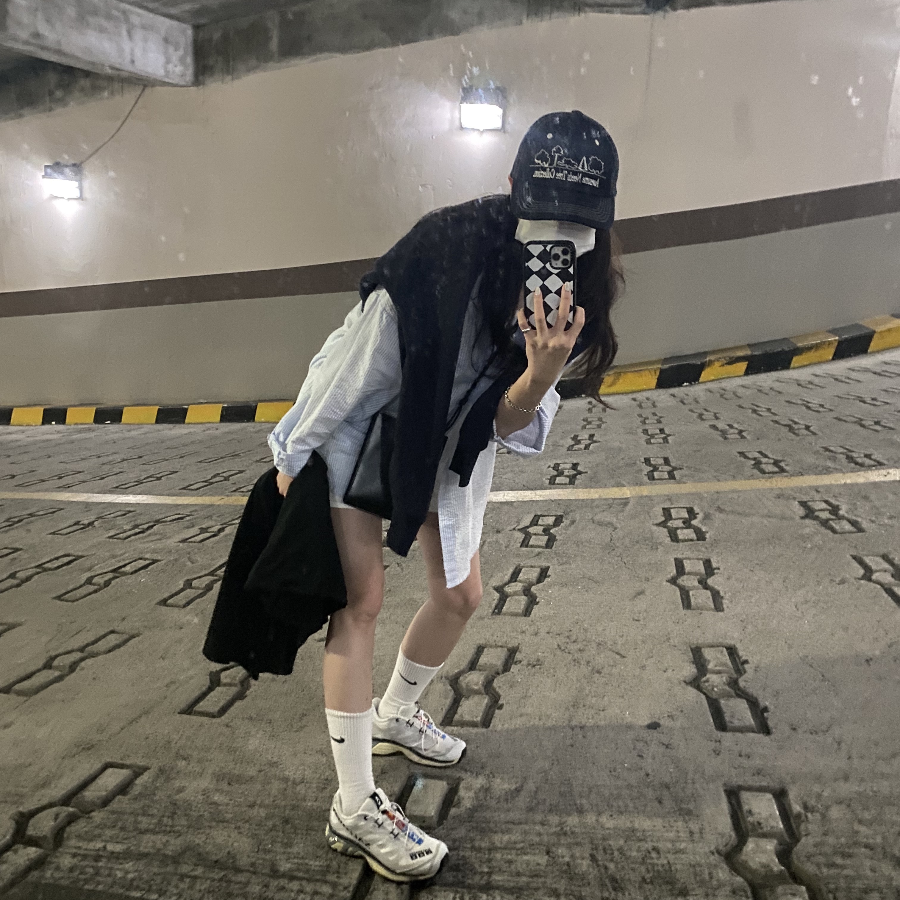 Salomon XT-4 White Lunar Rock, Jil Sander Tangle Small Black 착용 스타일