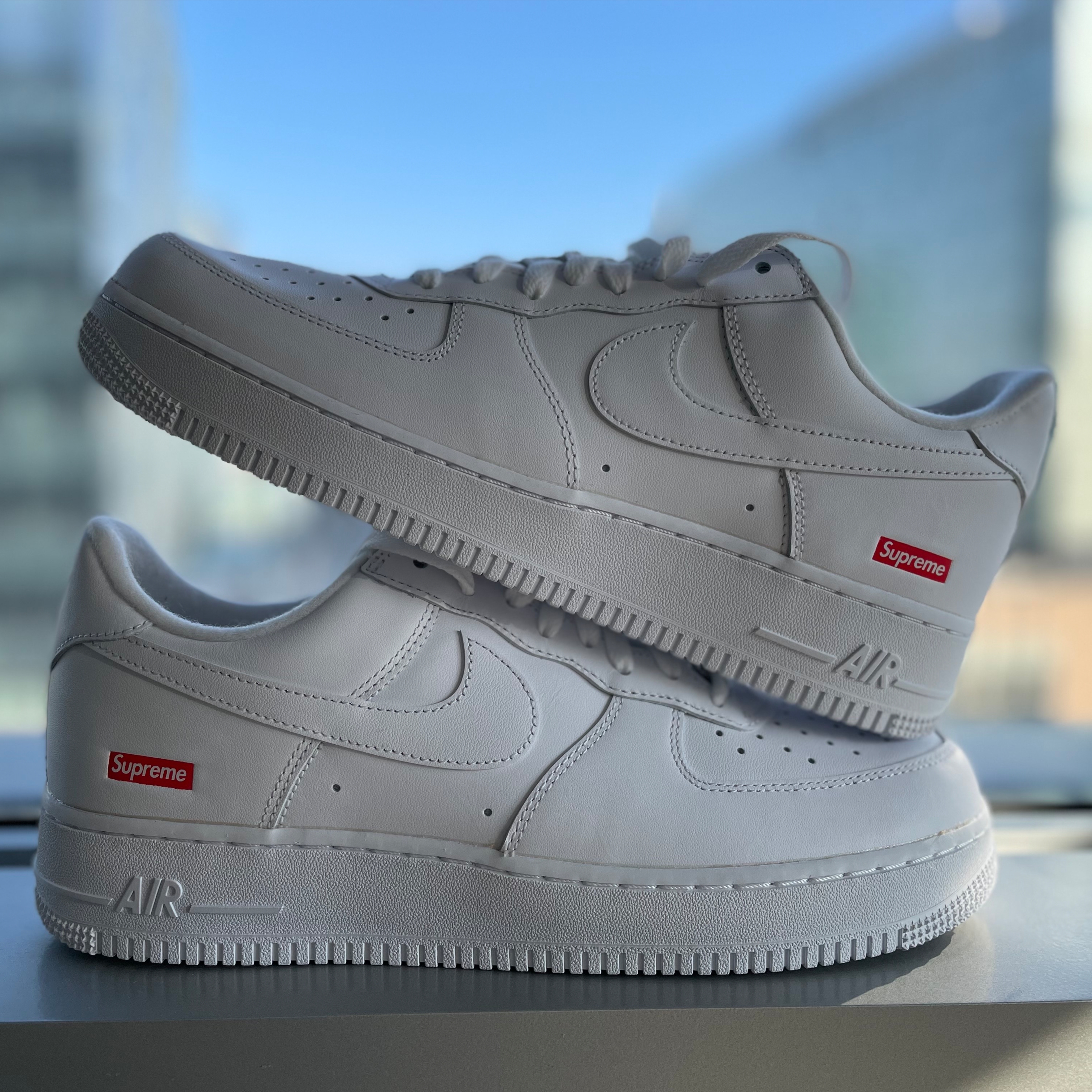 Nike x Supreme Air Force 1 Low White 착용 스타일