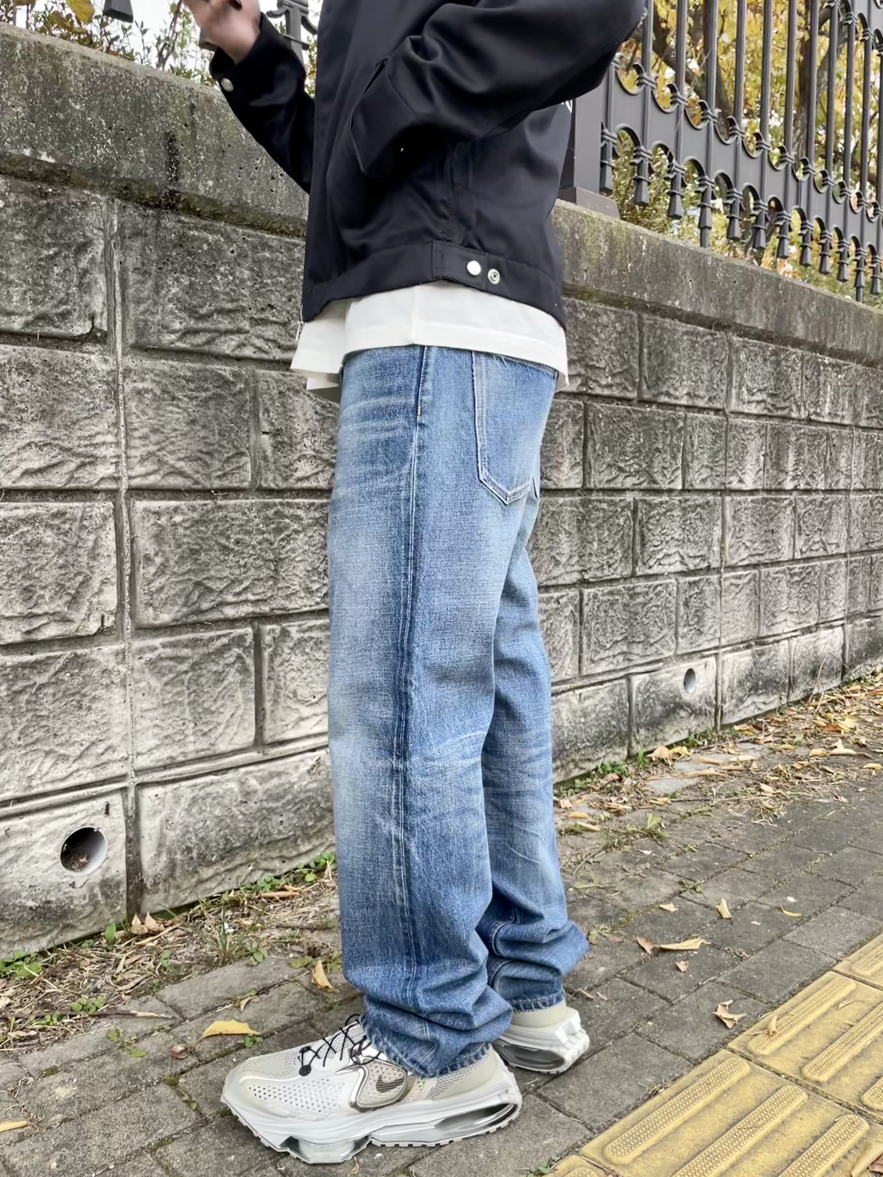 Celine Regular Jeans Denim Union Wash, Nike x Matthew M Williams Zoom 004 Stone 착용 스타일 - 4
