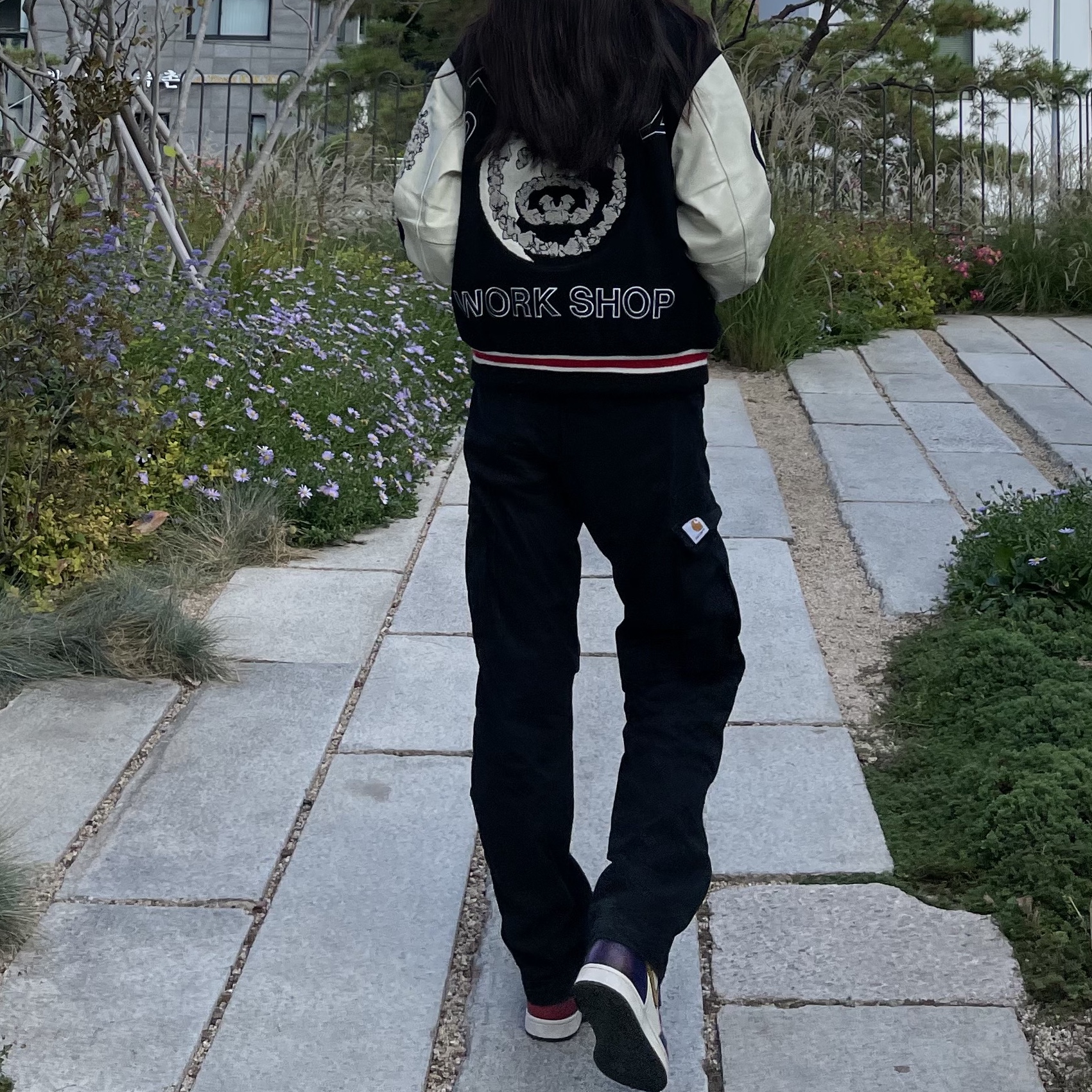 Stussy x Our Legacy x Denim Tears TTL Varsity Jacket Black, Jordan 1 Retro High OG Defiant SB LA to Chicago 착용 스타일 - 2