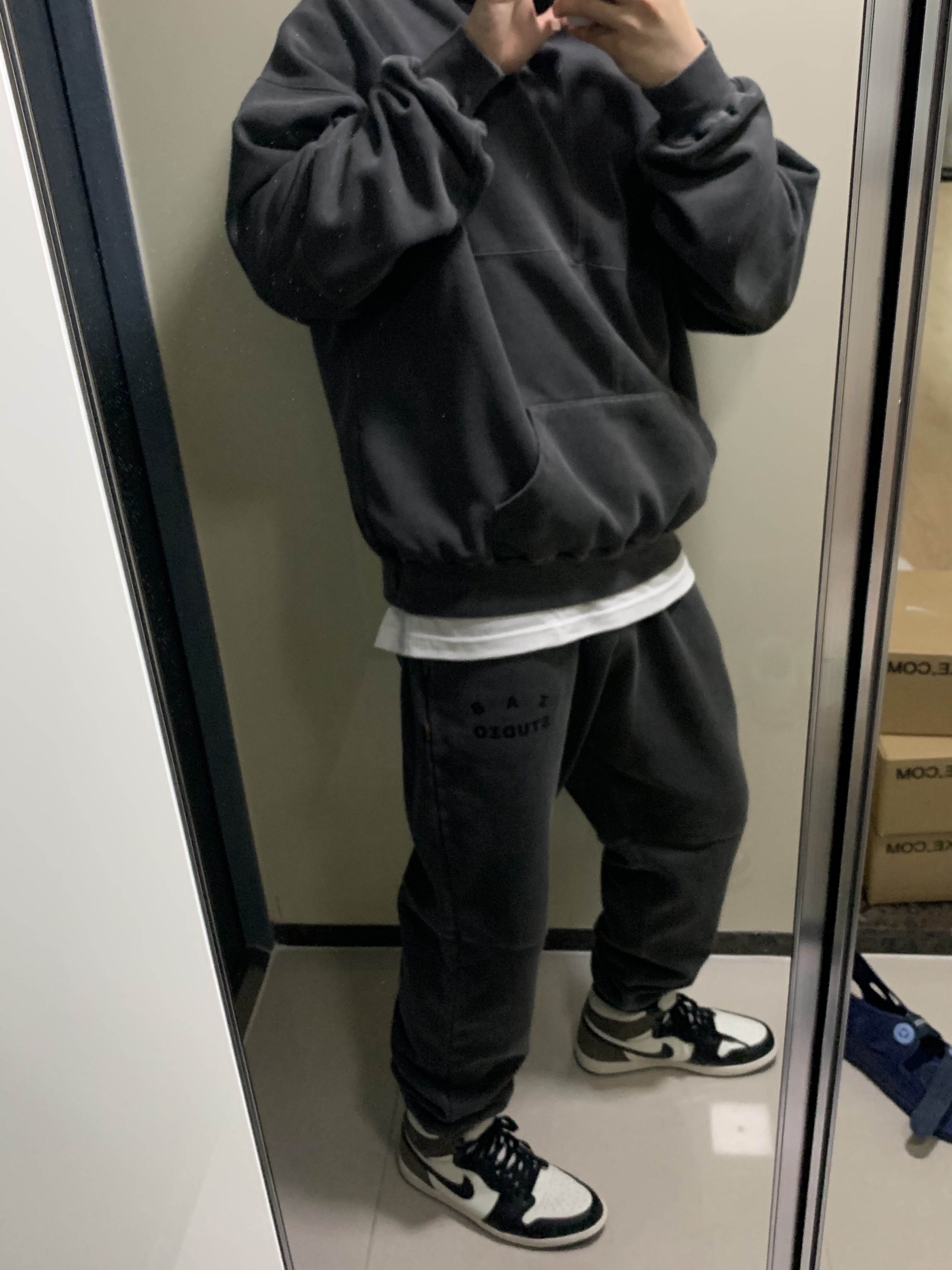 Jordan 1 Retro High OG Black Mocha 착용 스타일